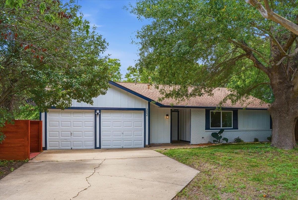 302  Shadow Bend Cv