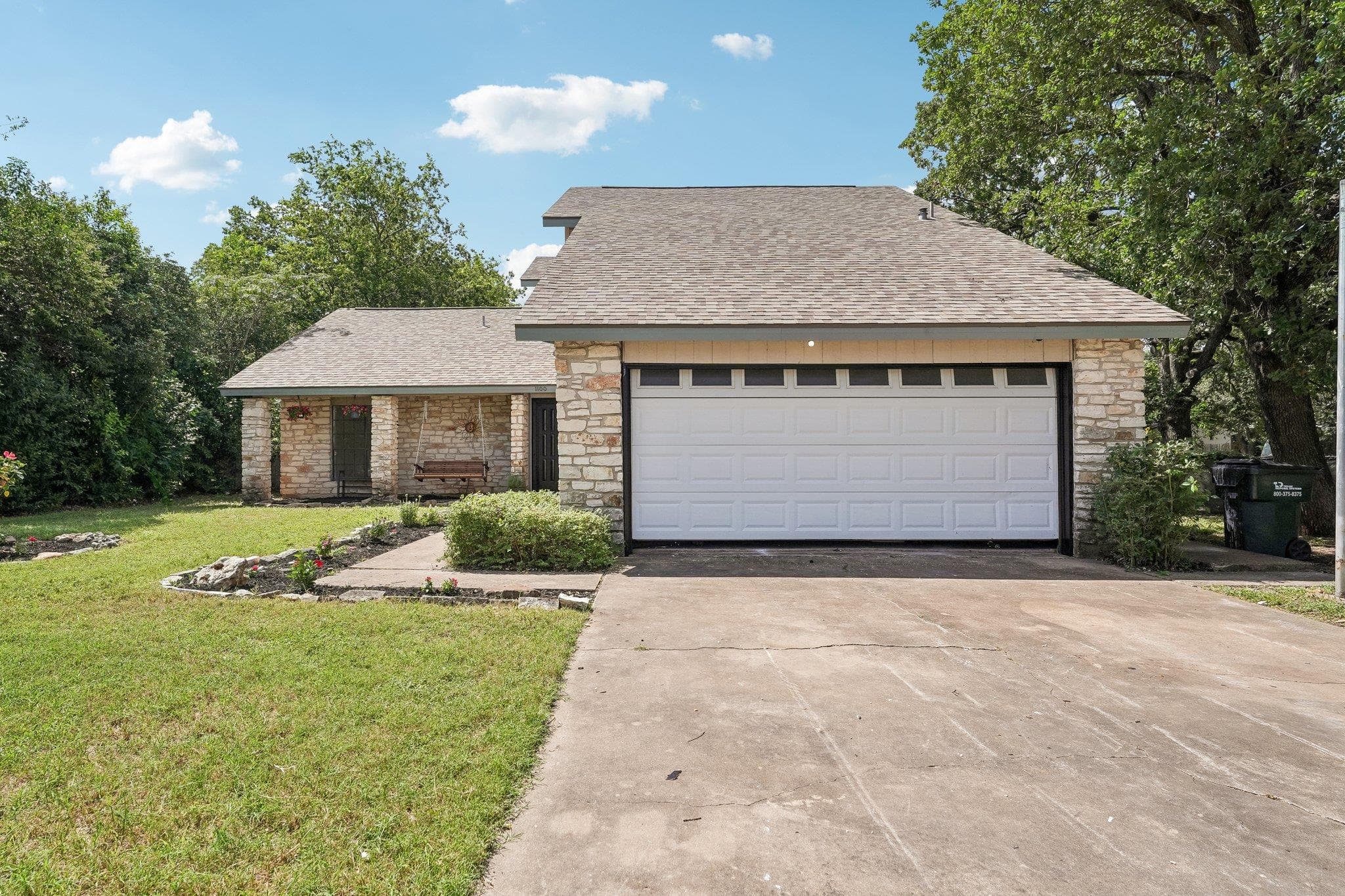 1100  River Bend Dr