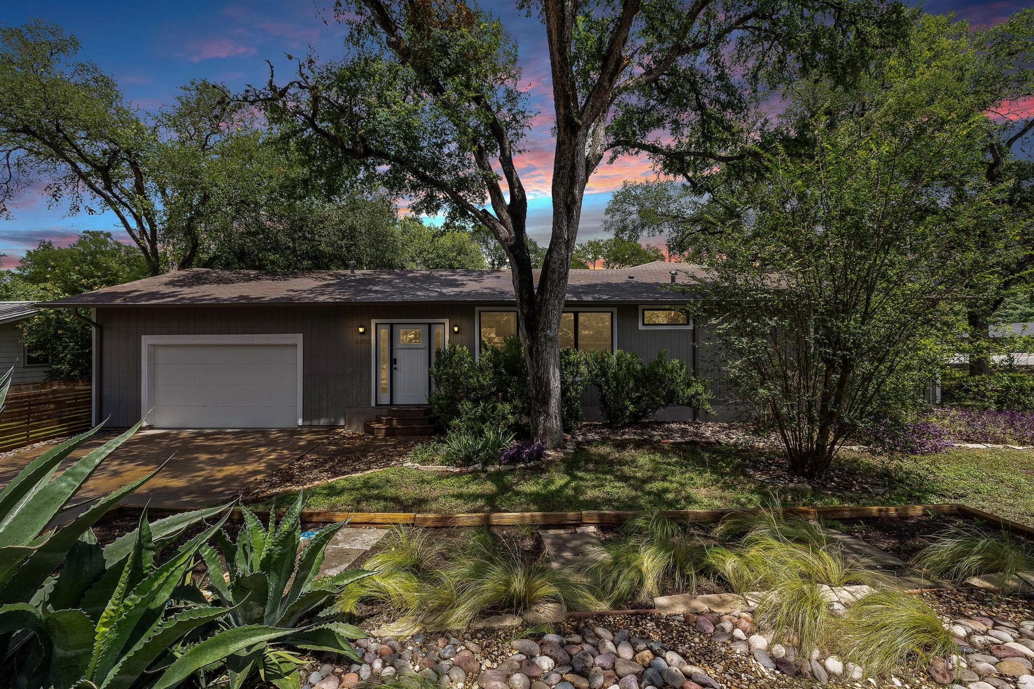 6101  Adalee Ave