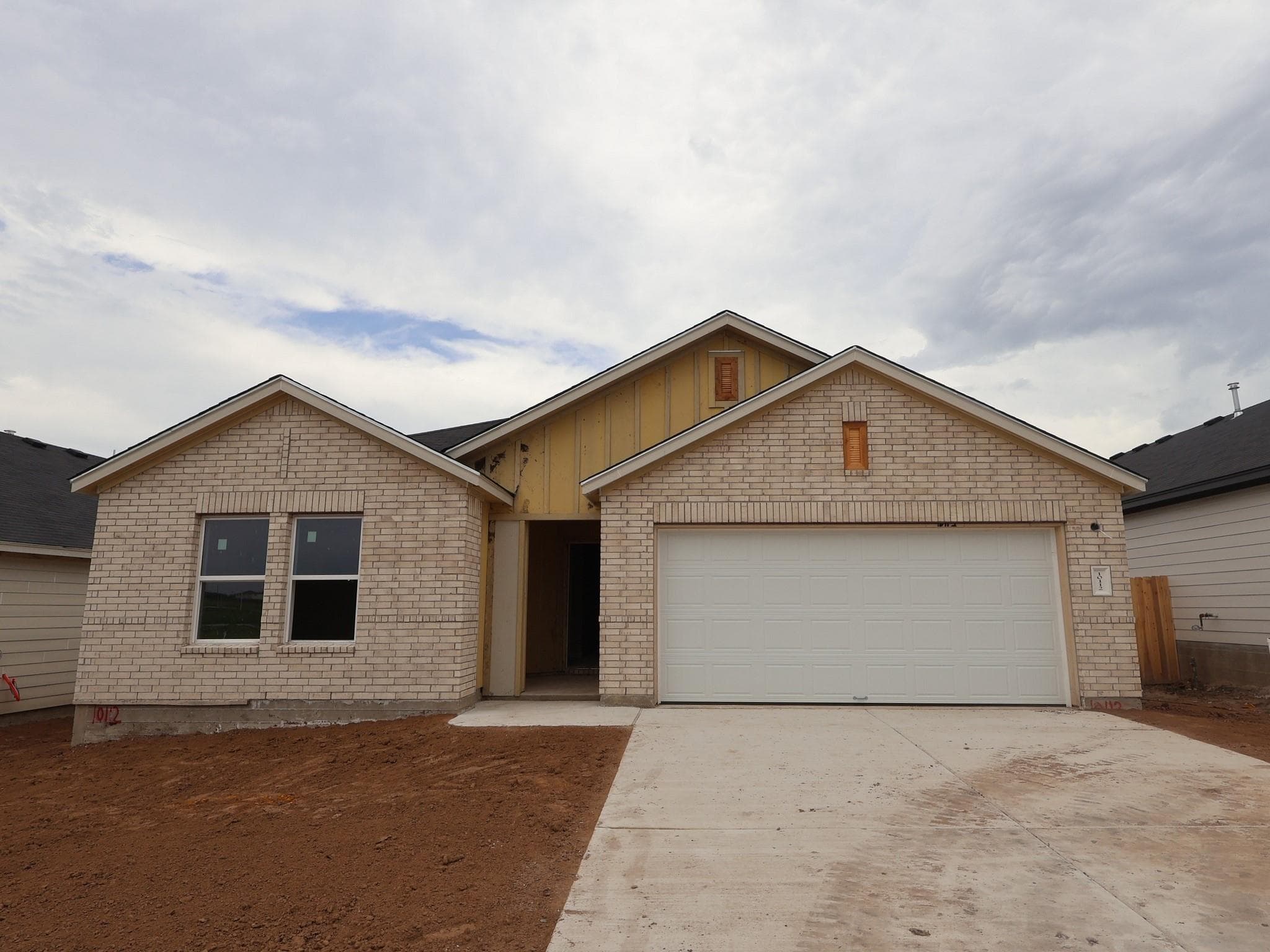 10112  Majestic Hawk Way