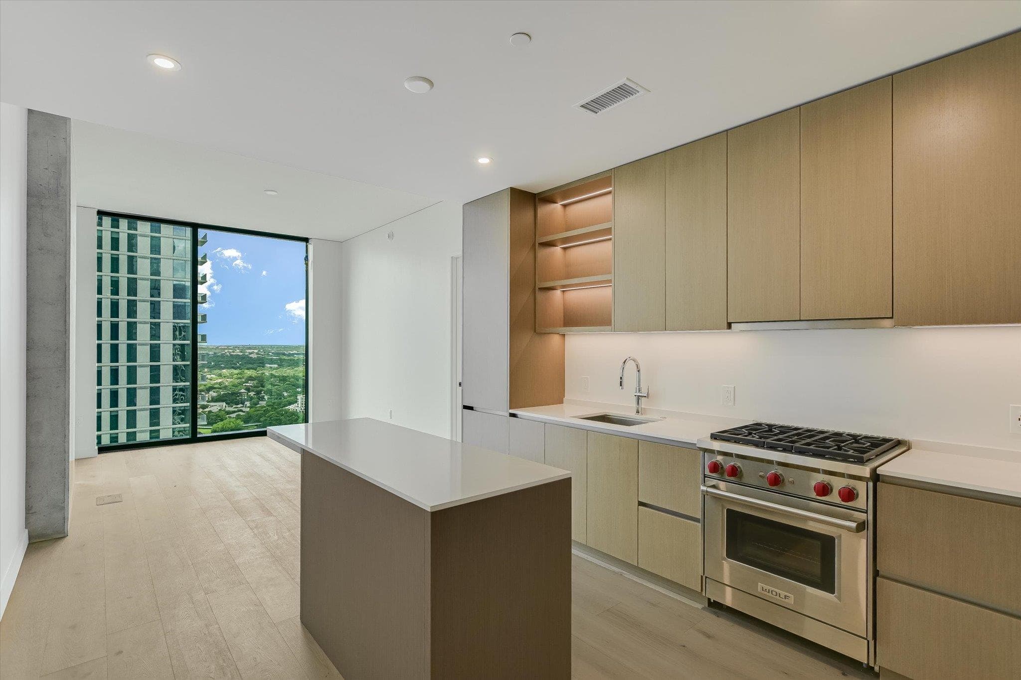 610  Davis St  #2904