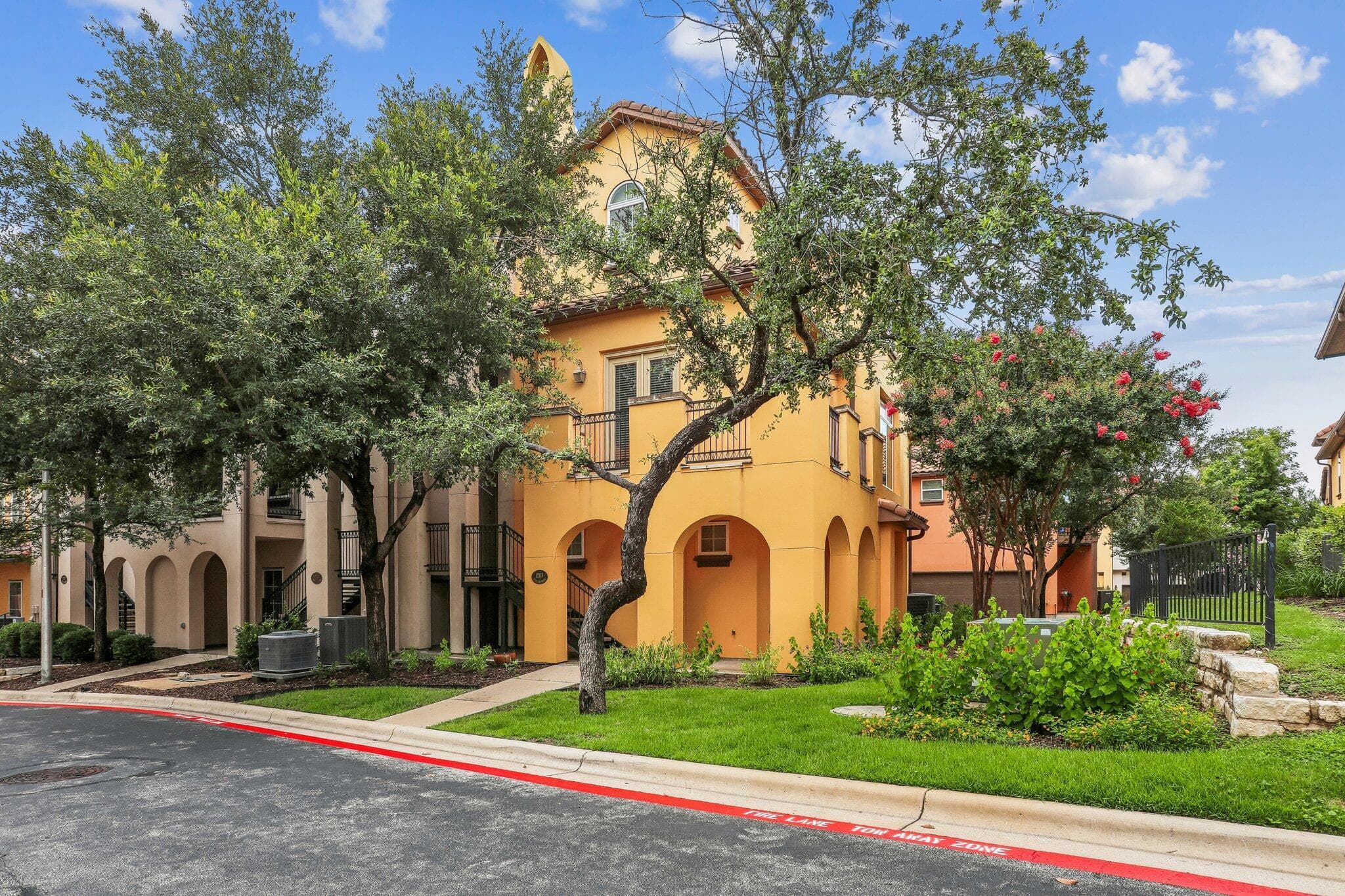 12113  Terraza Cir