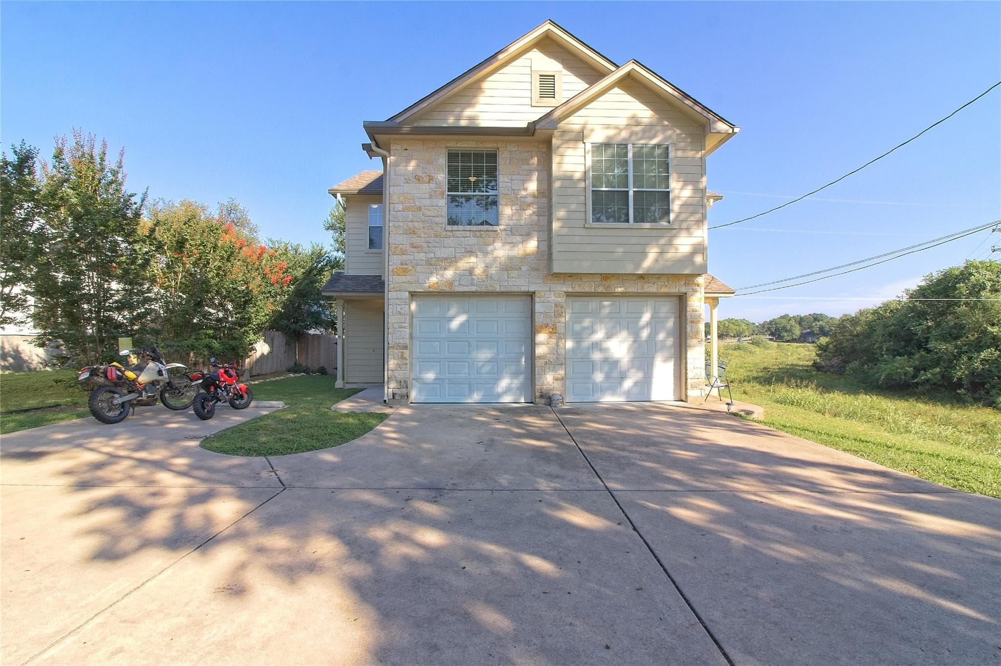2903  Whisper Oaks Ln  #A