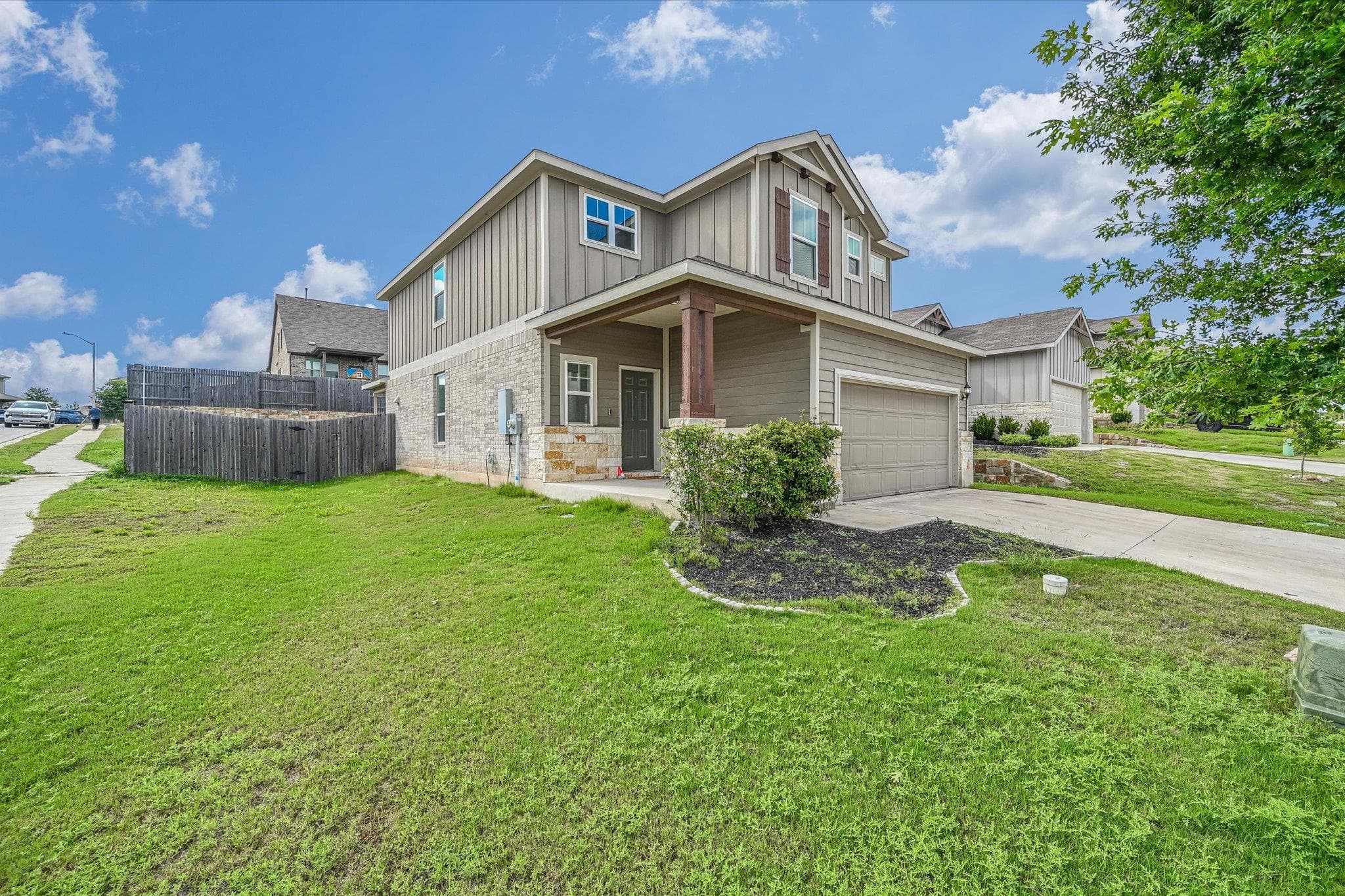 220  Nettletree Dr