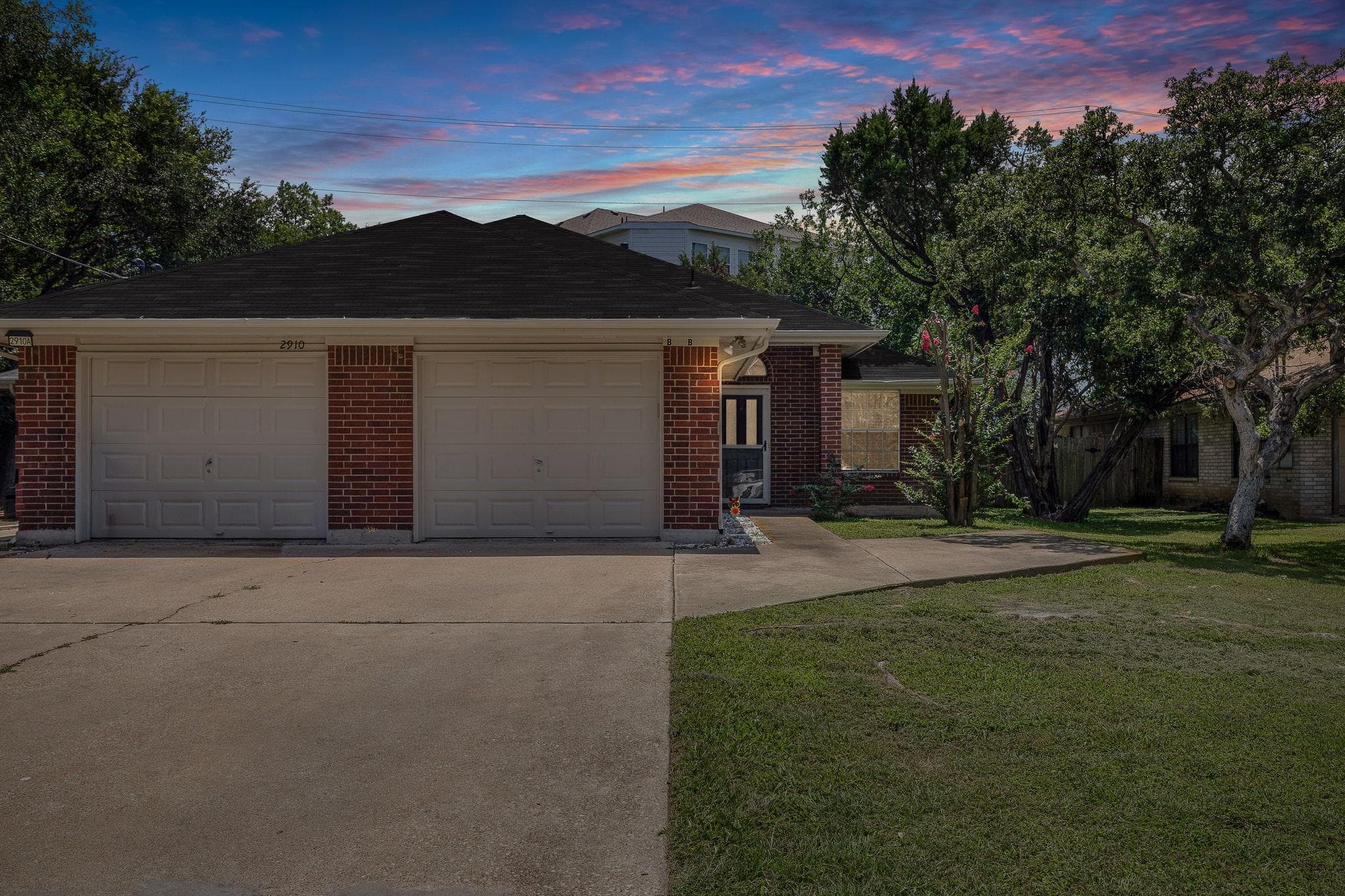 2910  Whisper Oaks Ln