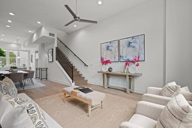 2505  Bluebonnet Ave  #4