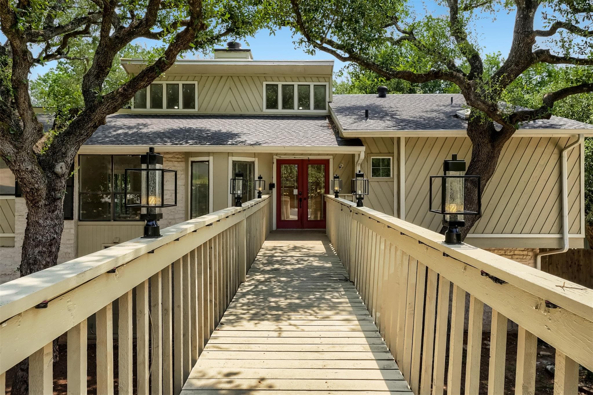 9302  Rolling Oaks Trl