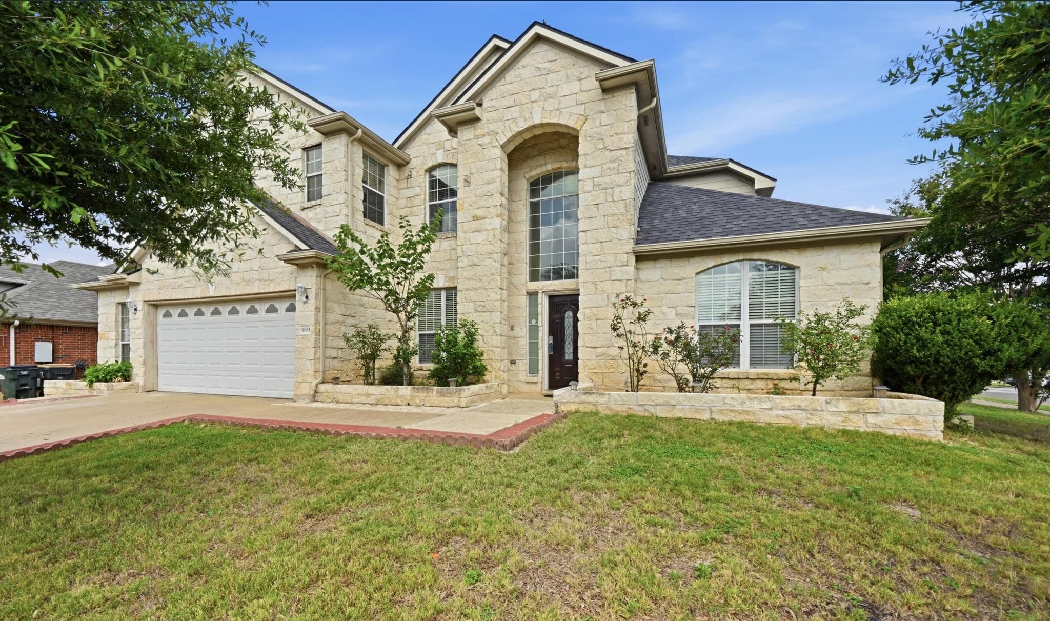 1689  Amberwood Loop