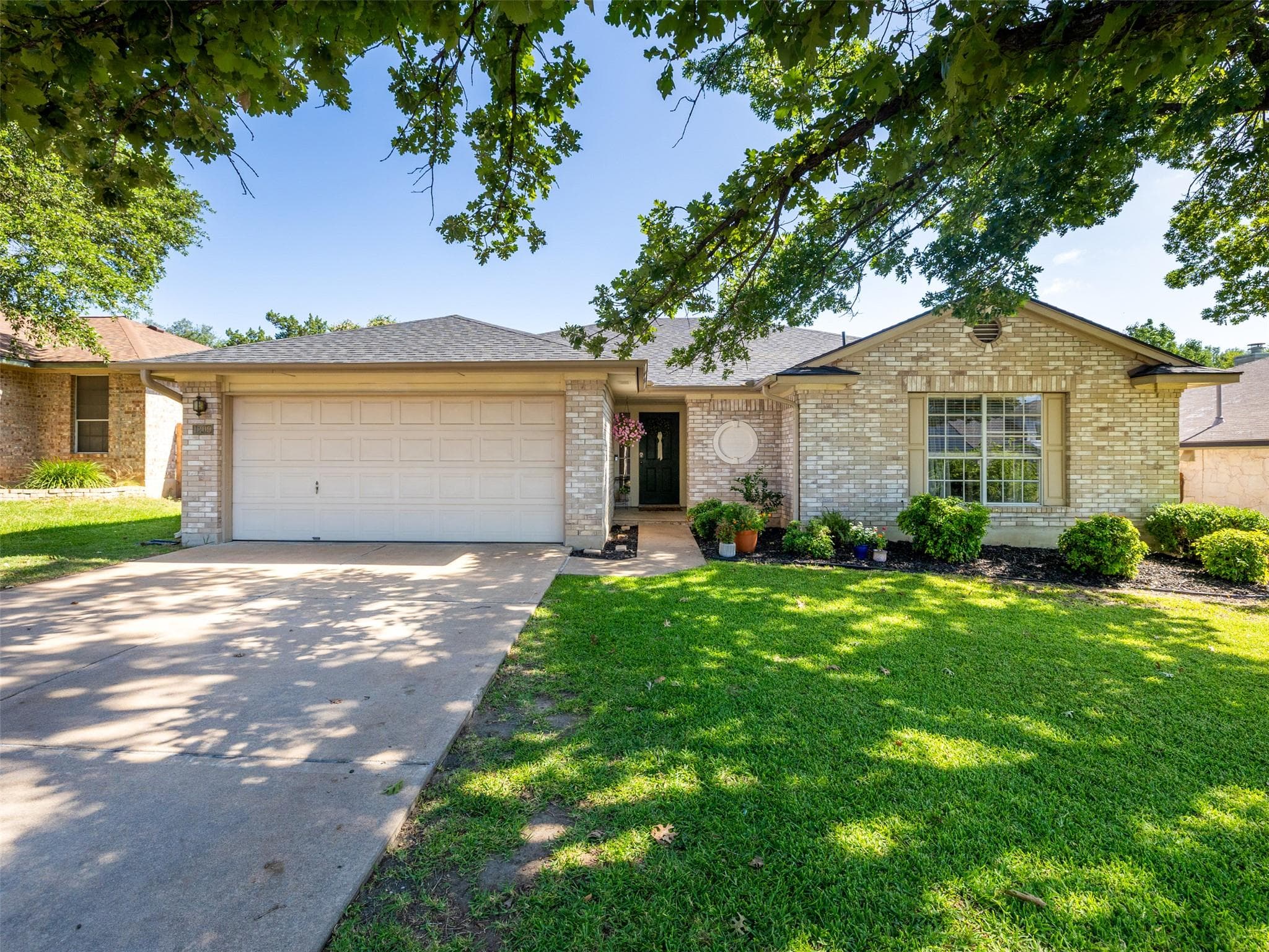 1209  Highland Dr
