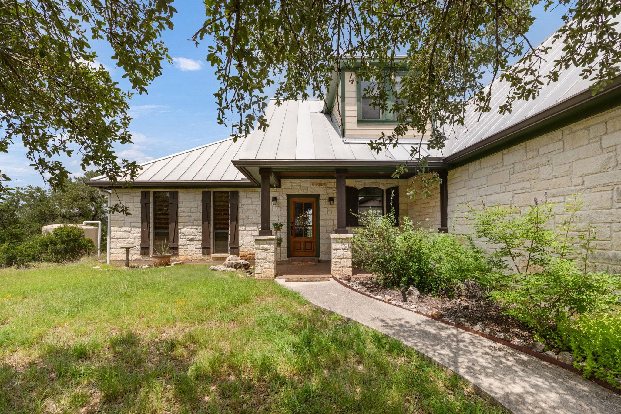 544 River View Dr