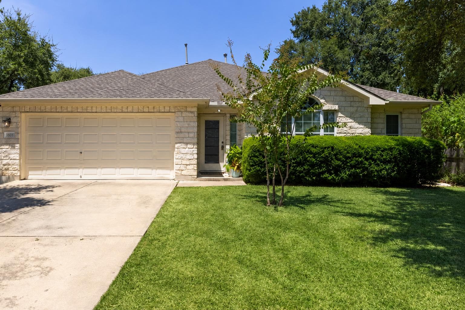1921  Rutherford Dr