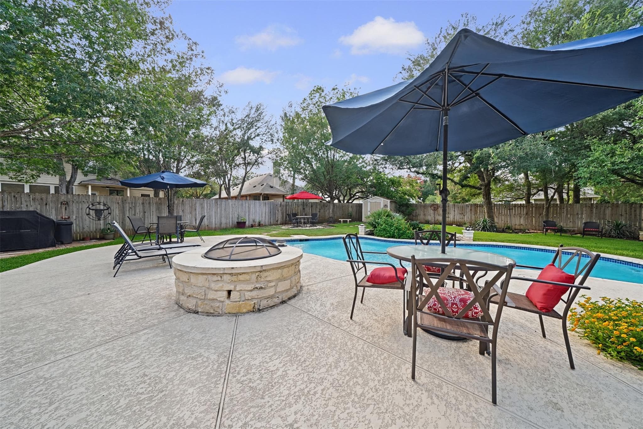 526  Cullen Blvd