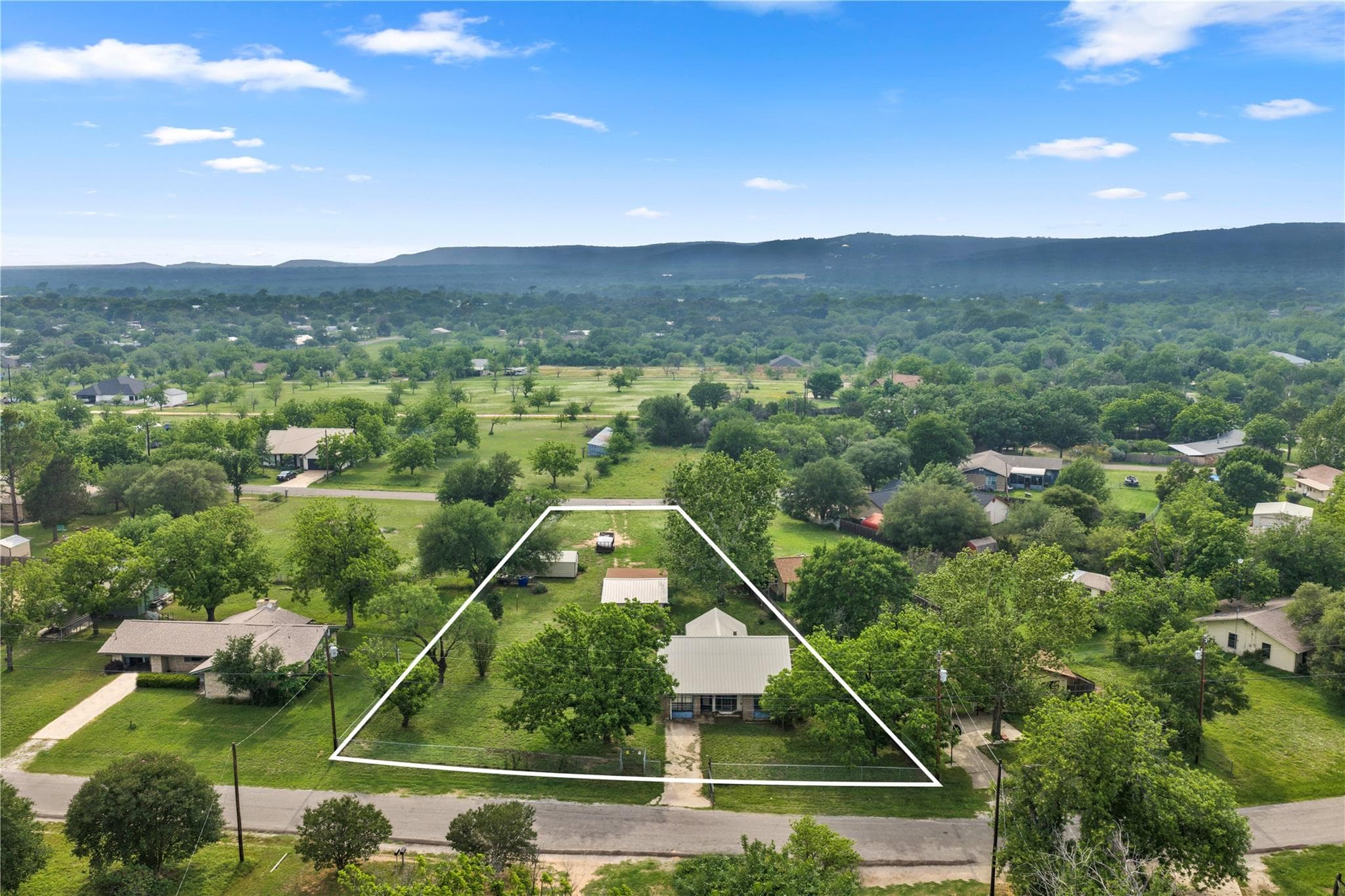 210 N River Oaks Dr