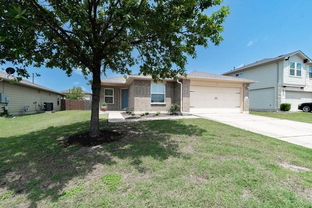 112 Hawkins Ct