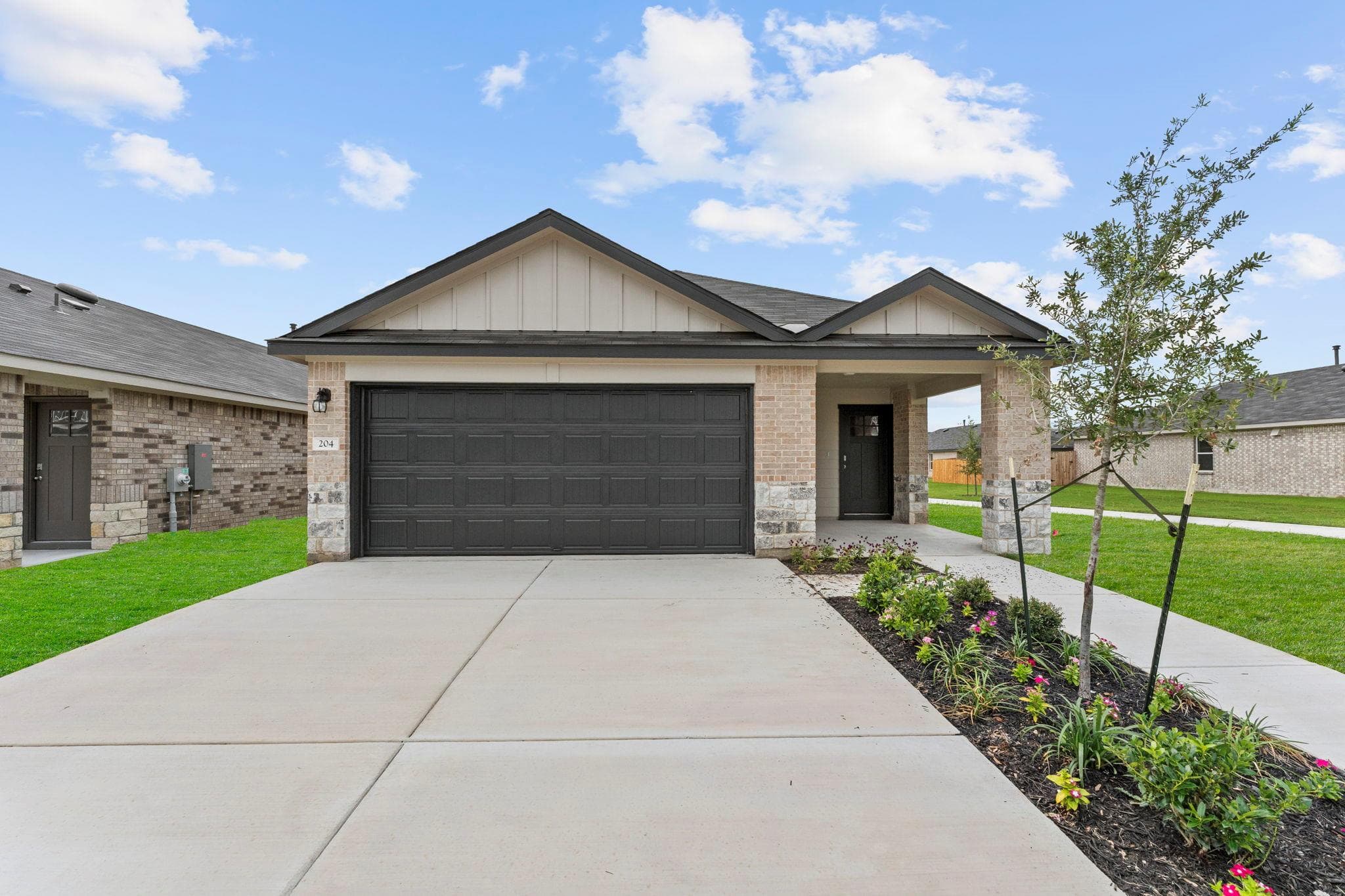 204  RAYMONDVILLE Path