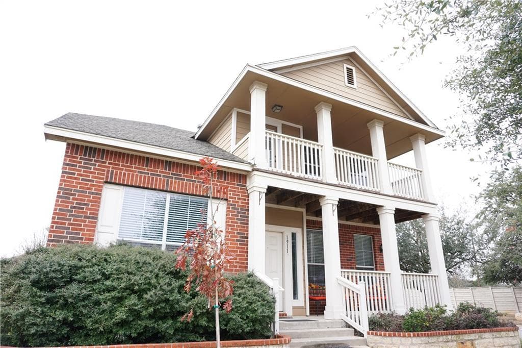 1911  Big Bend Dr