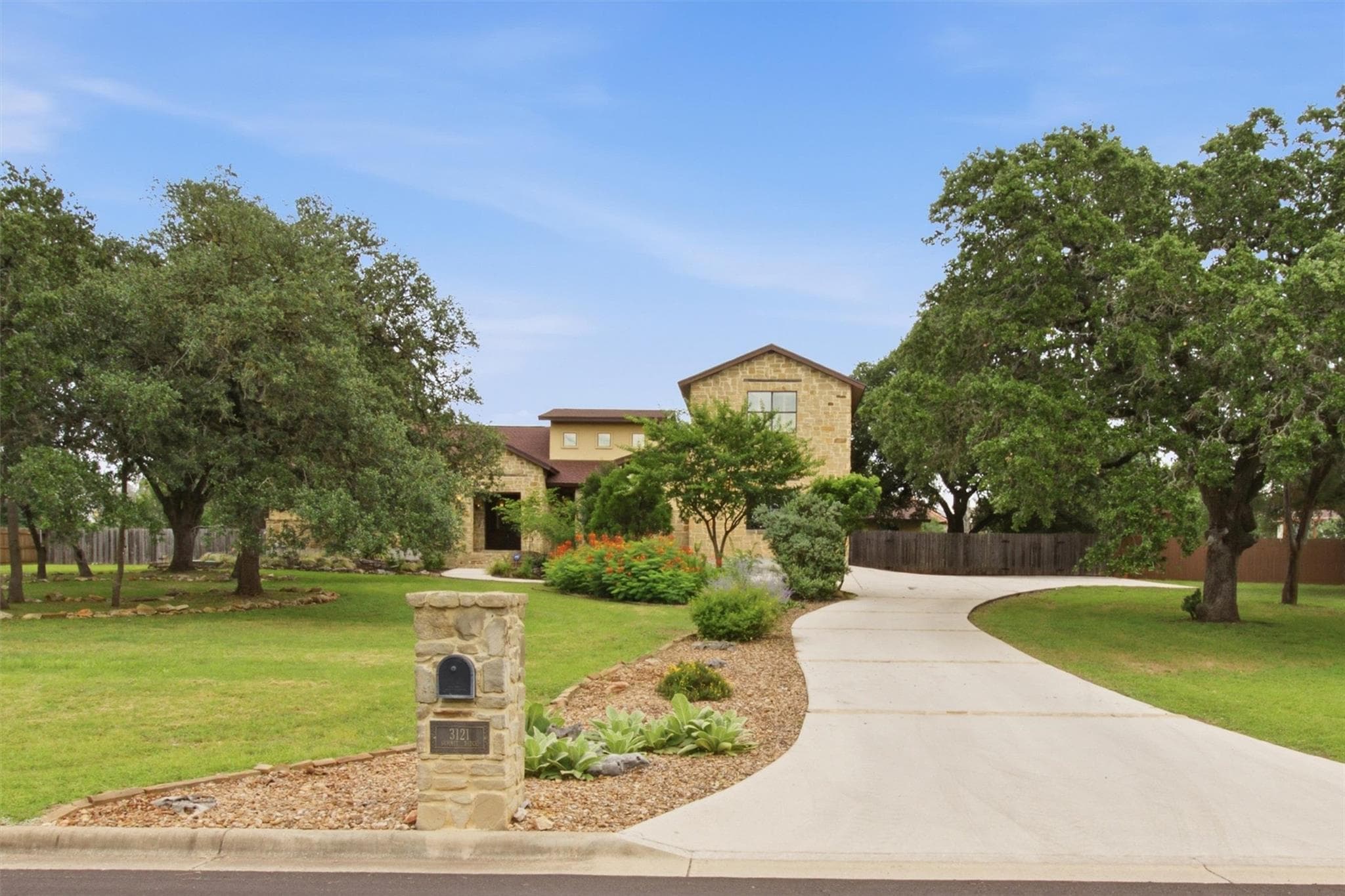 3121  Summit Ridge Dr