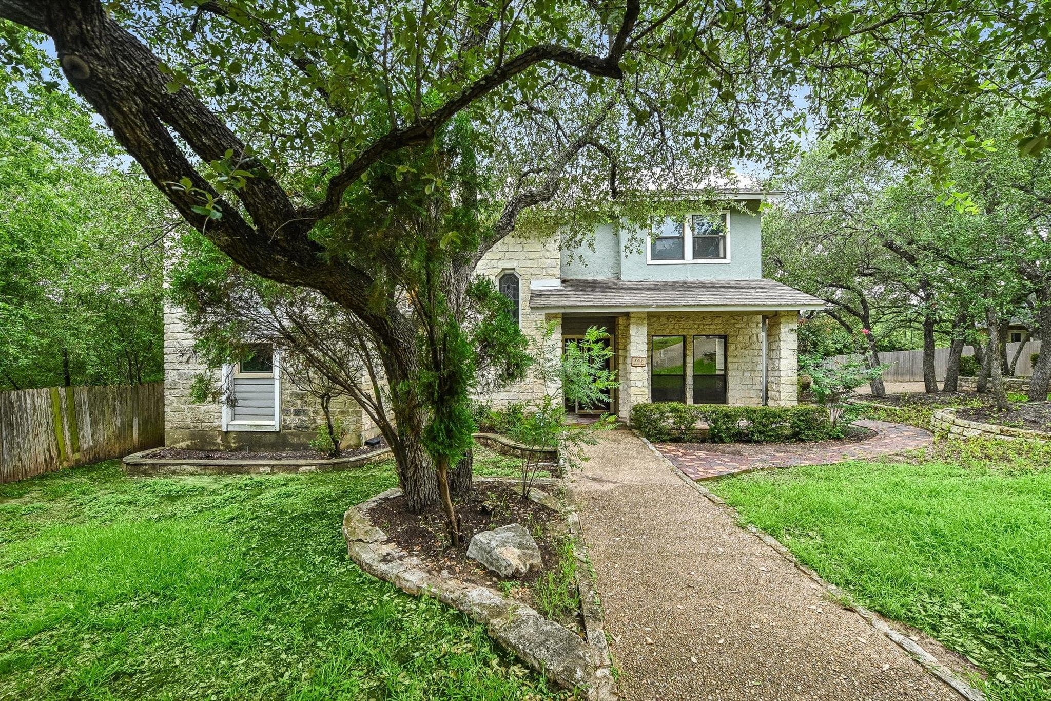 4242  Westlake Dr