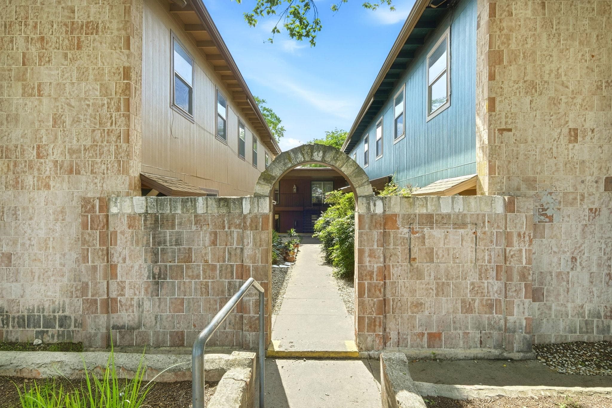 2319 Greenfield Pkwy #103