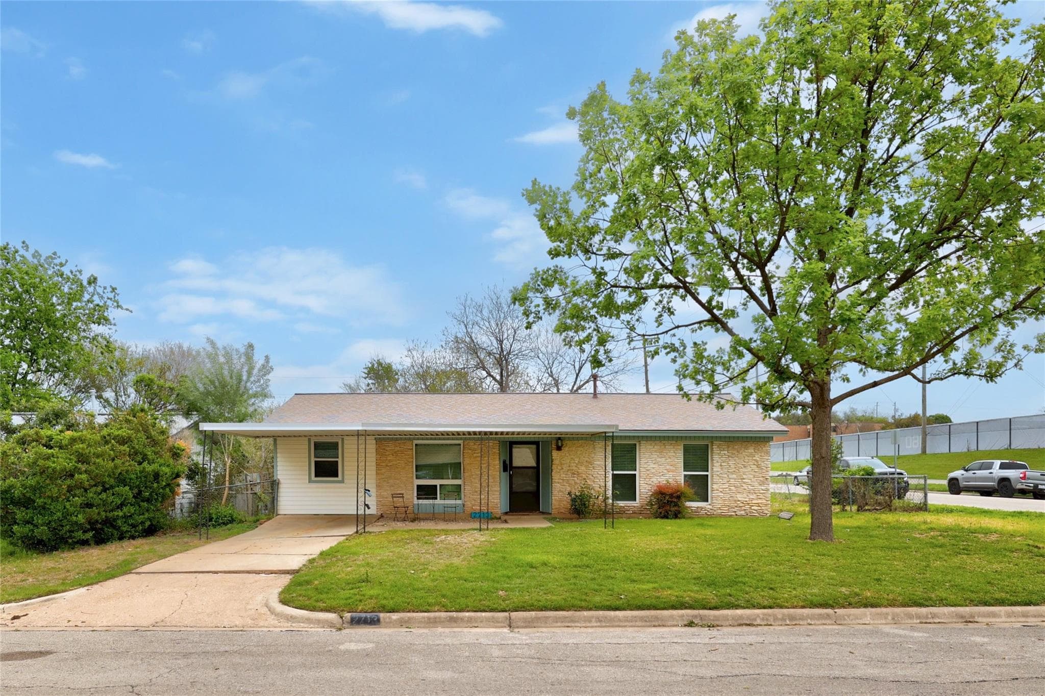 2713 Friar Tuck Ln