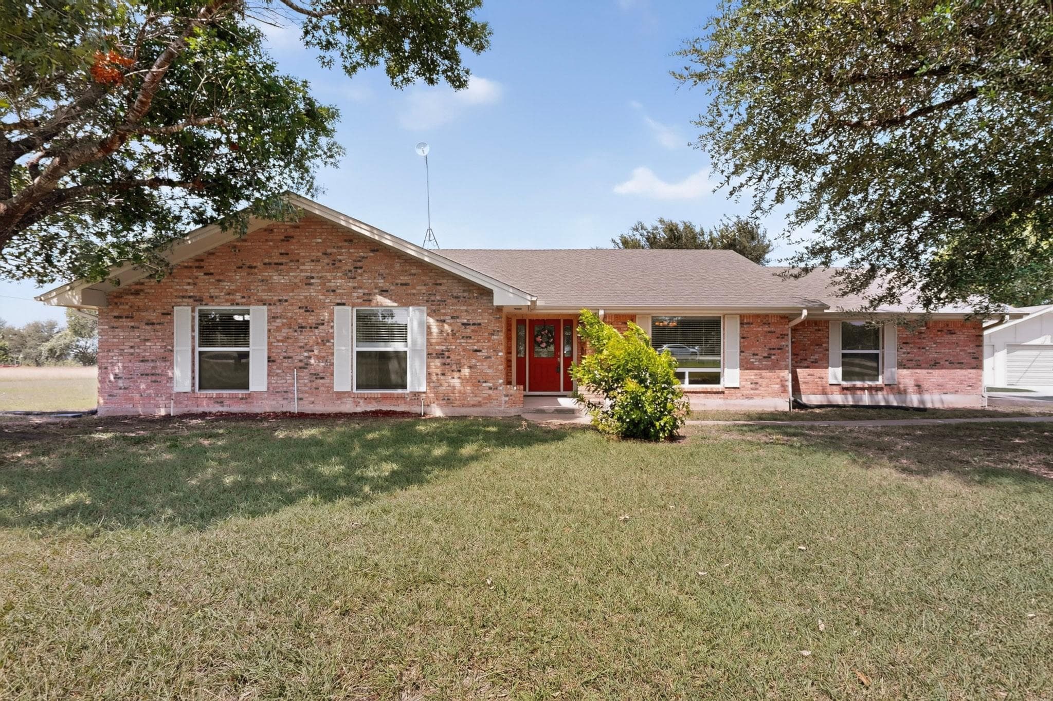 350  Richard Rd