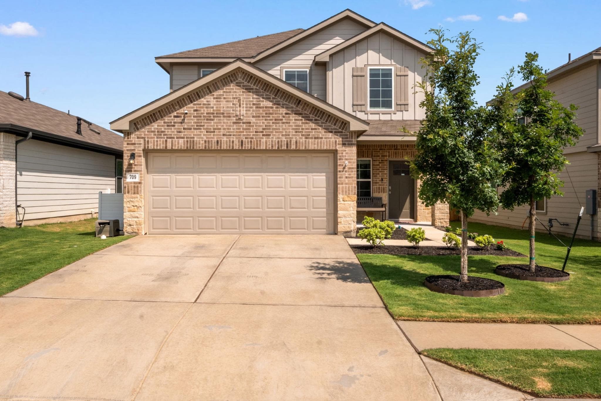709  Lake Sweewater Ln