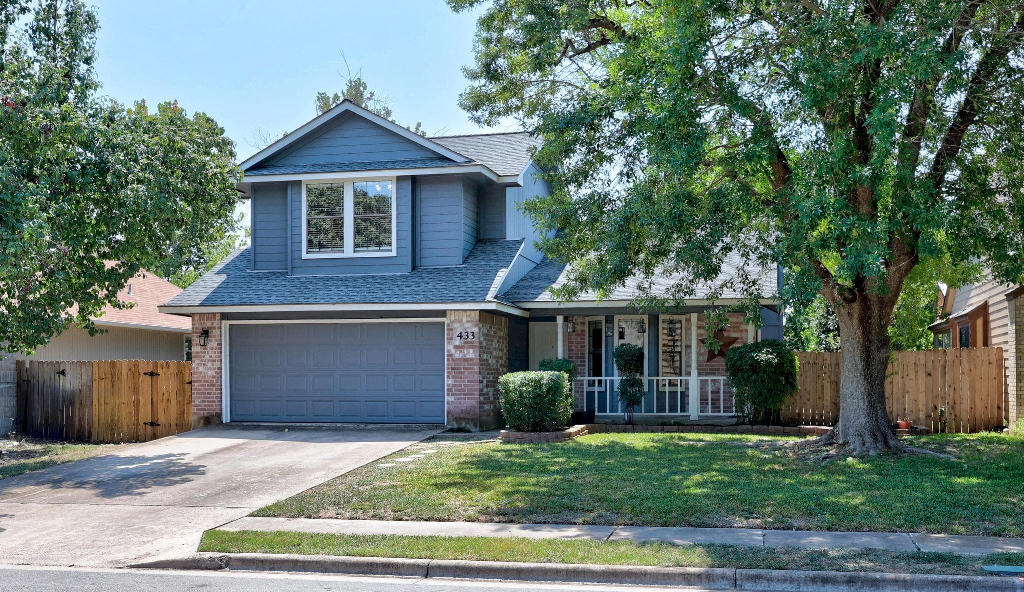 433  MAPLE RUN Dr
