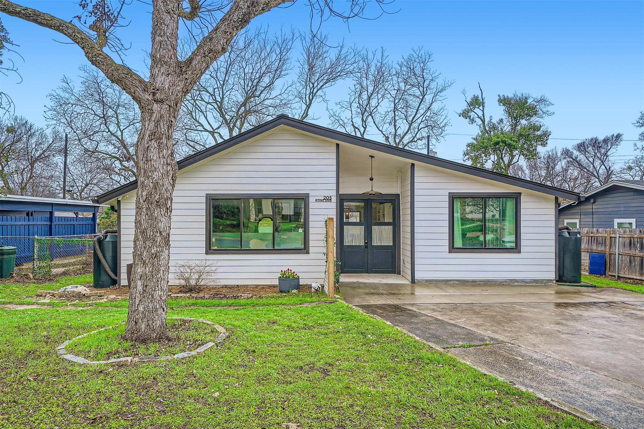 205  Rowland Dr