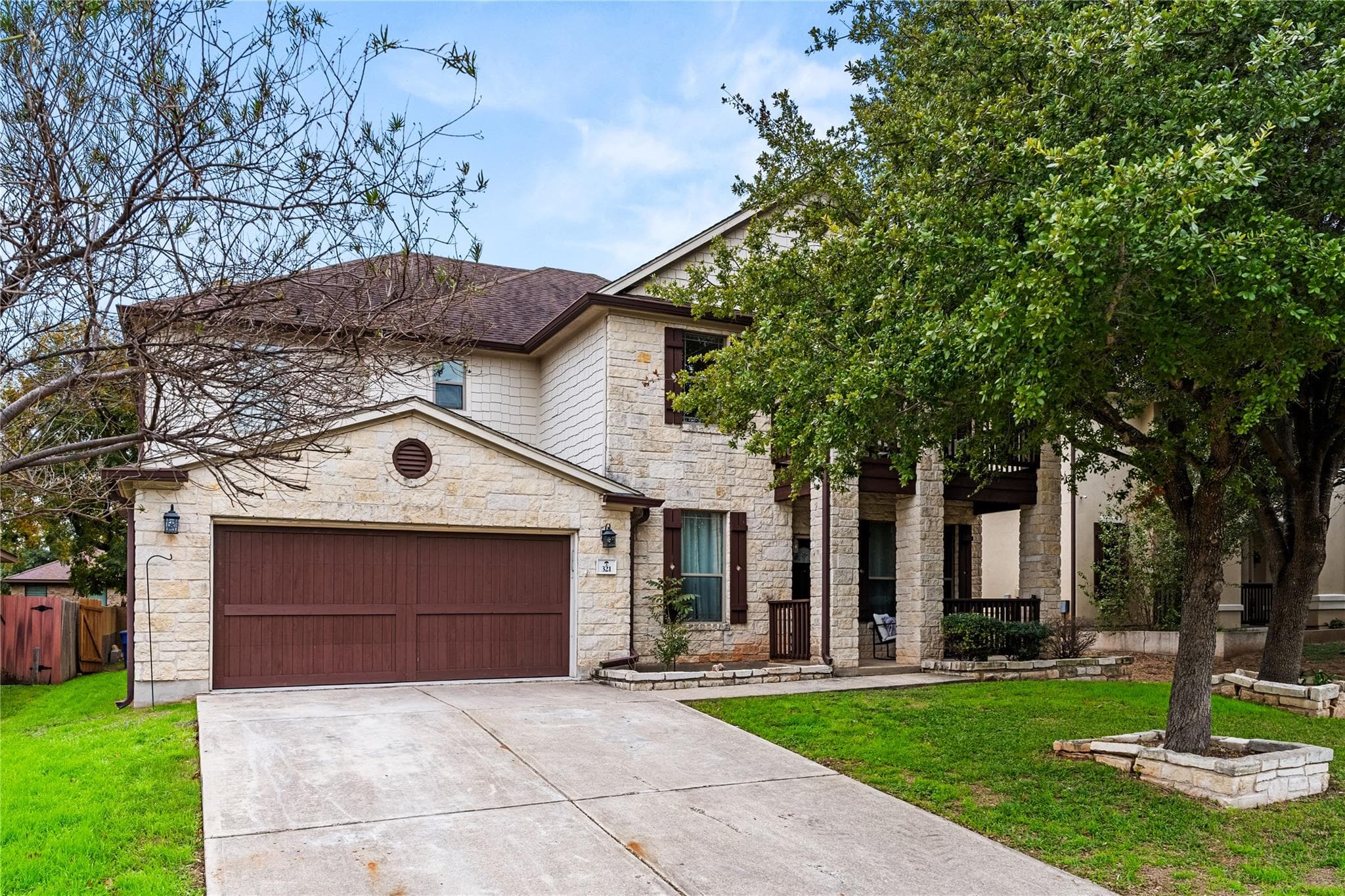 321  Angel Oak St