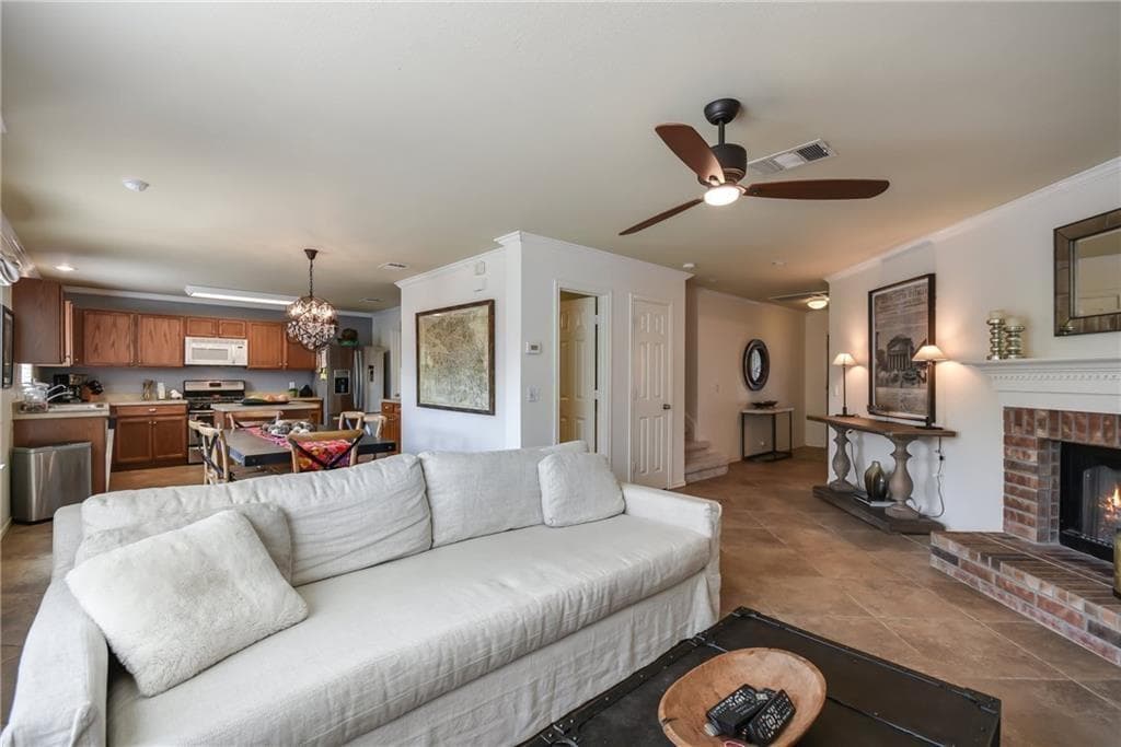 2206  JOHN TEE Dr
