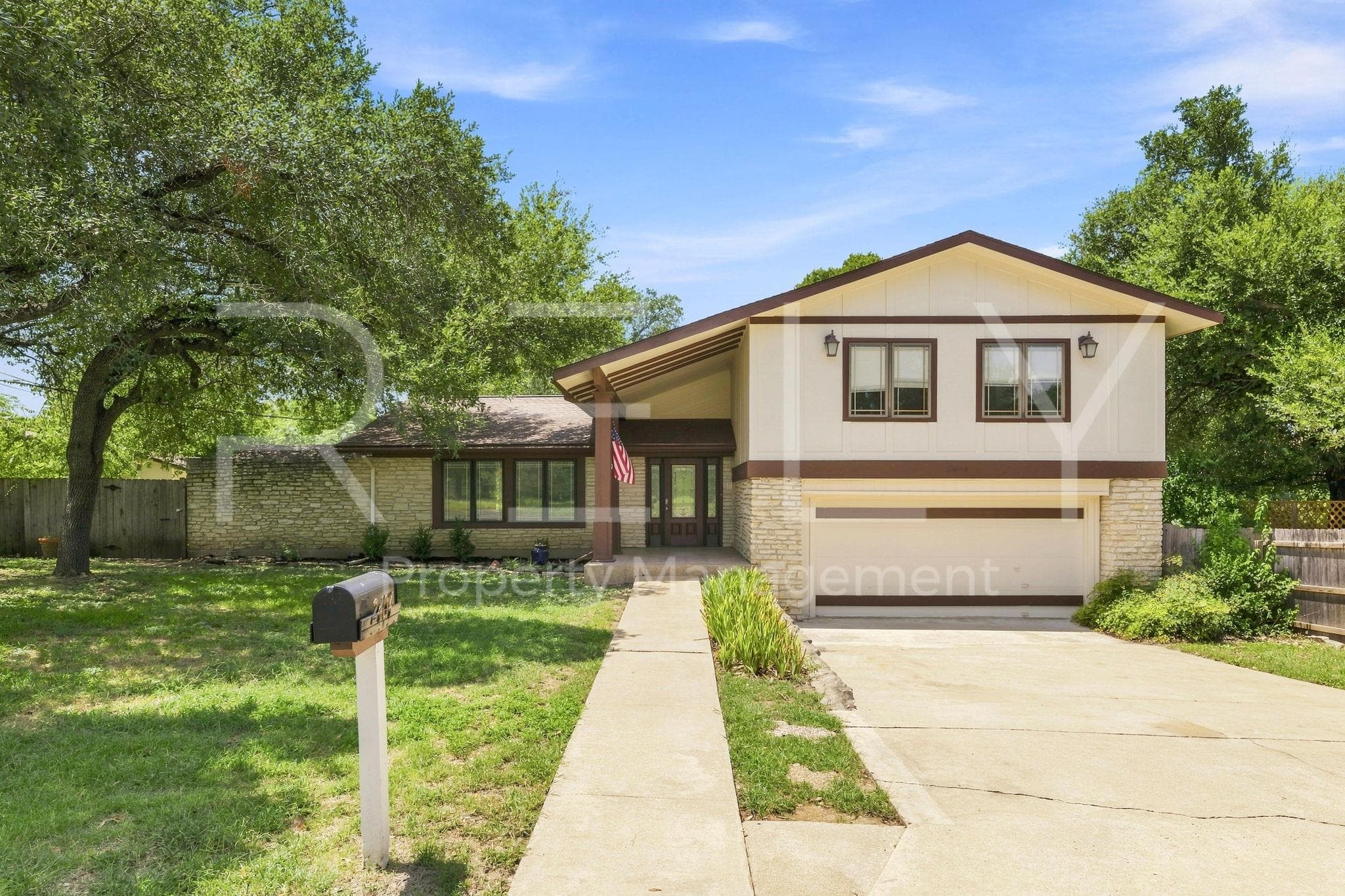 2404 GABRIEL VIEW Dr