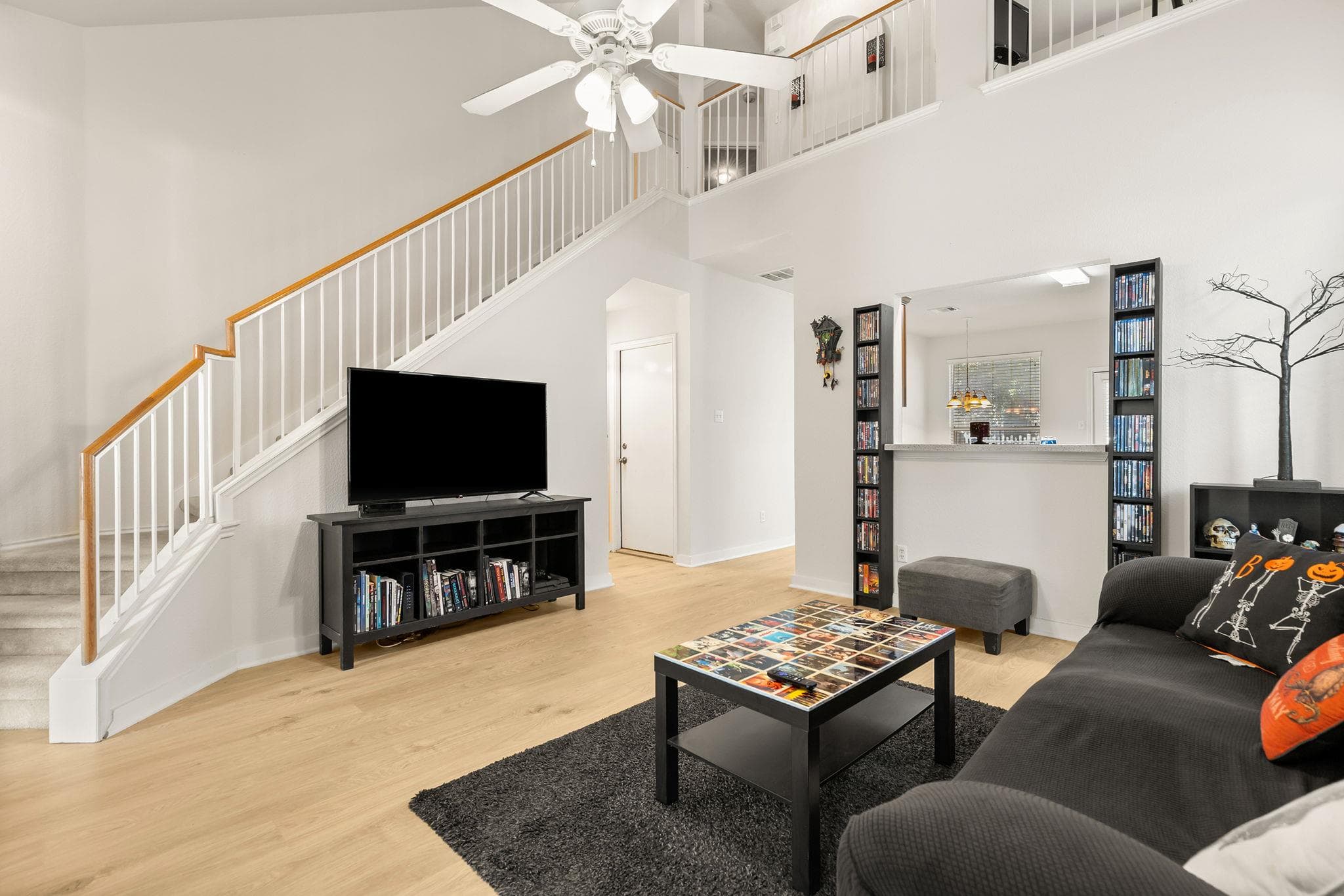 1012  Monadale Trl