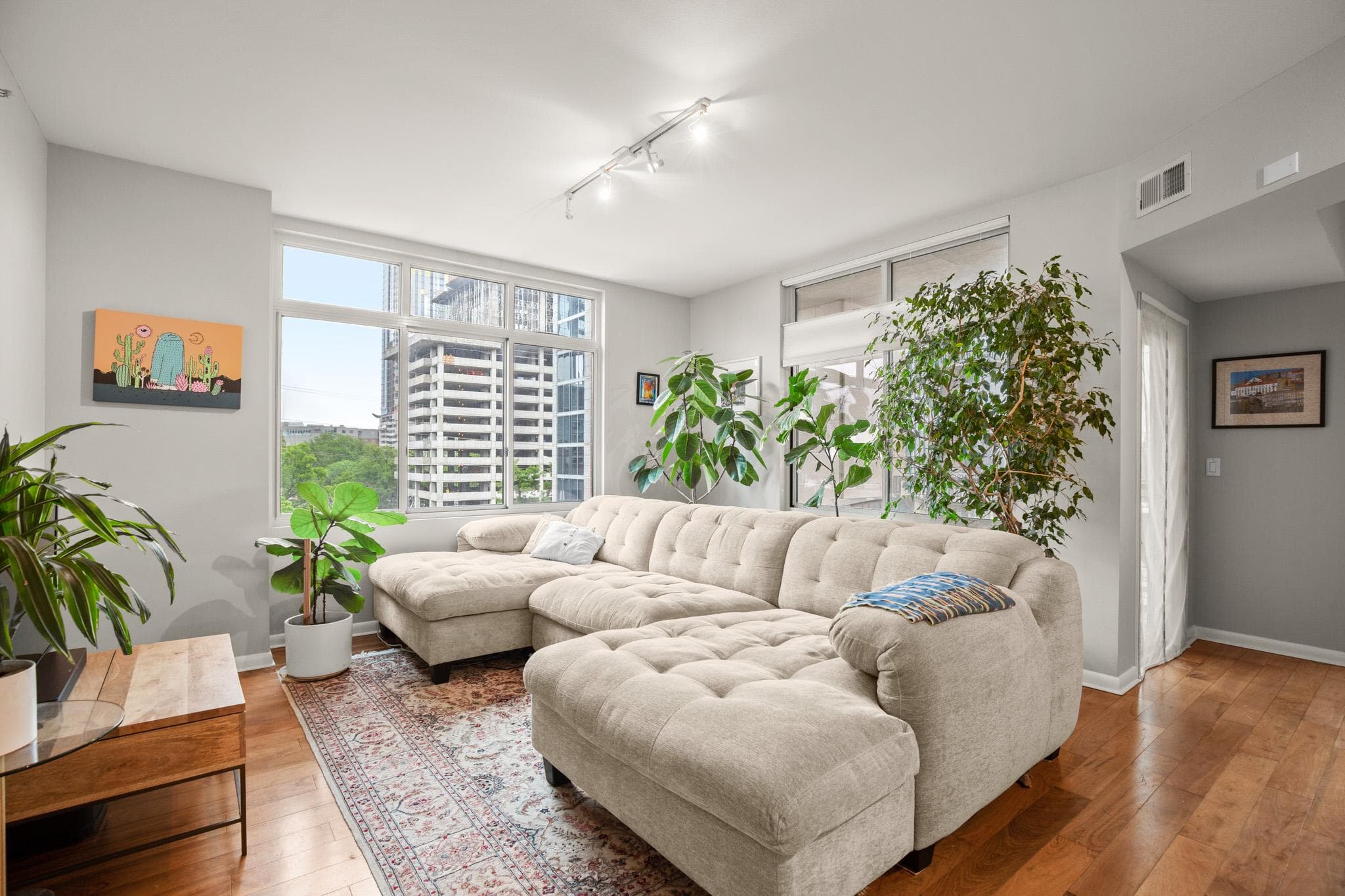 54  Rainey St  #618
