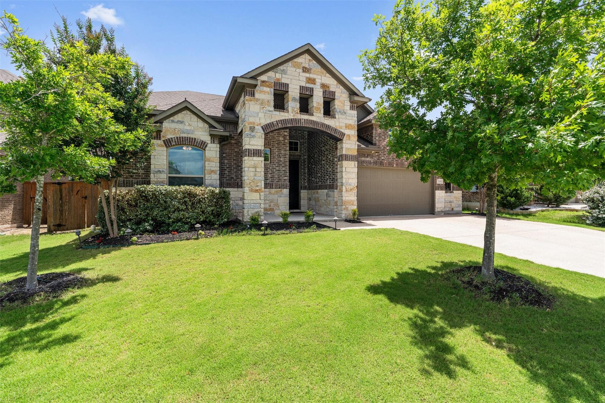 20016  Abigail Way