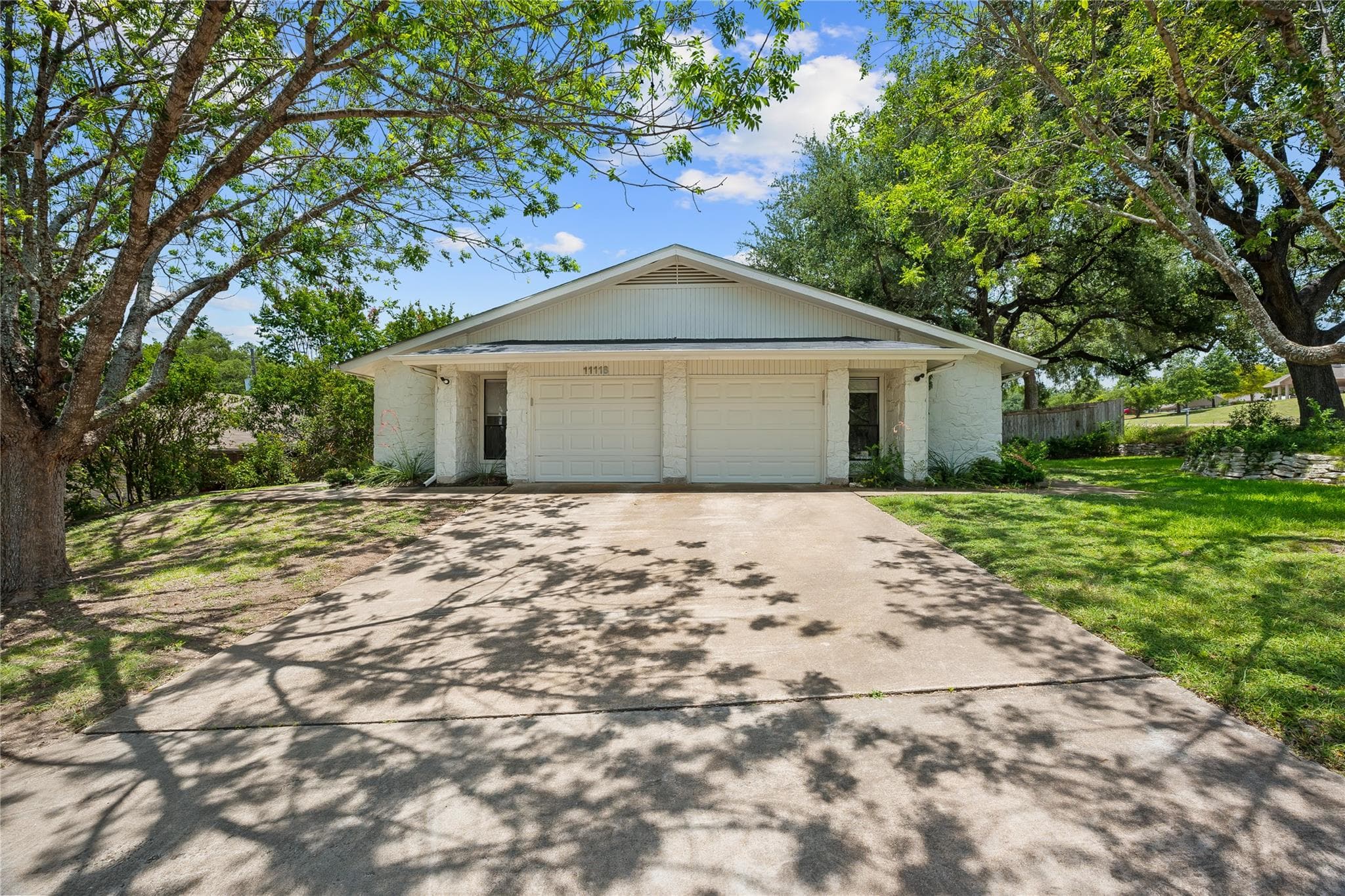 11118  Wandering Way