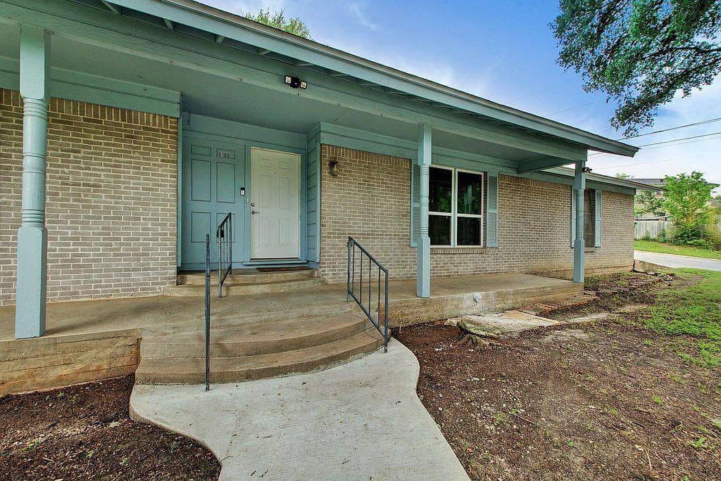 6108  Cherrylawn Cir