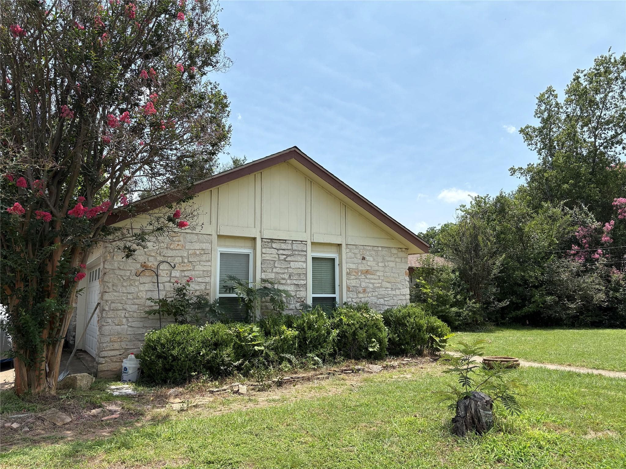 1404  Cedar Park Dr