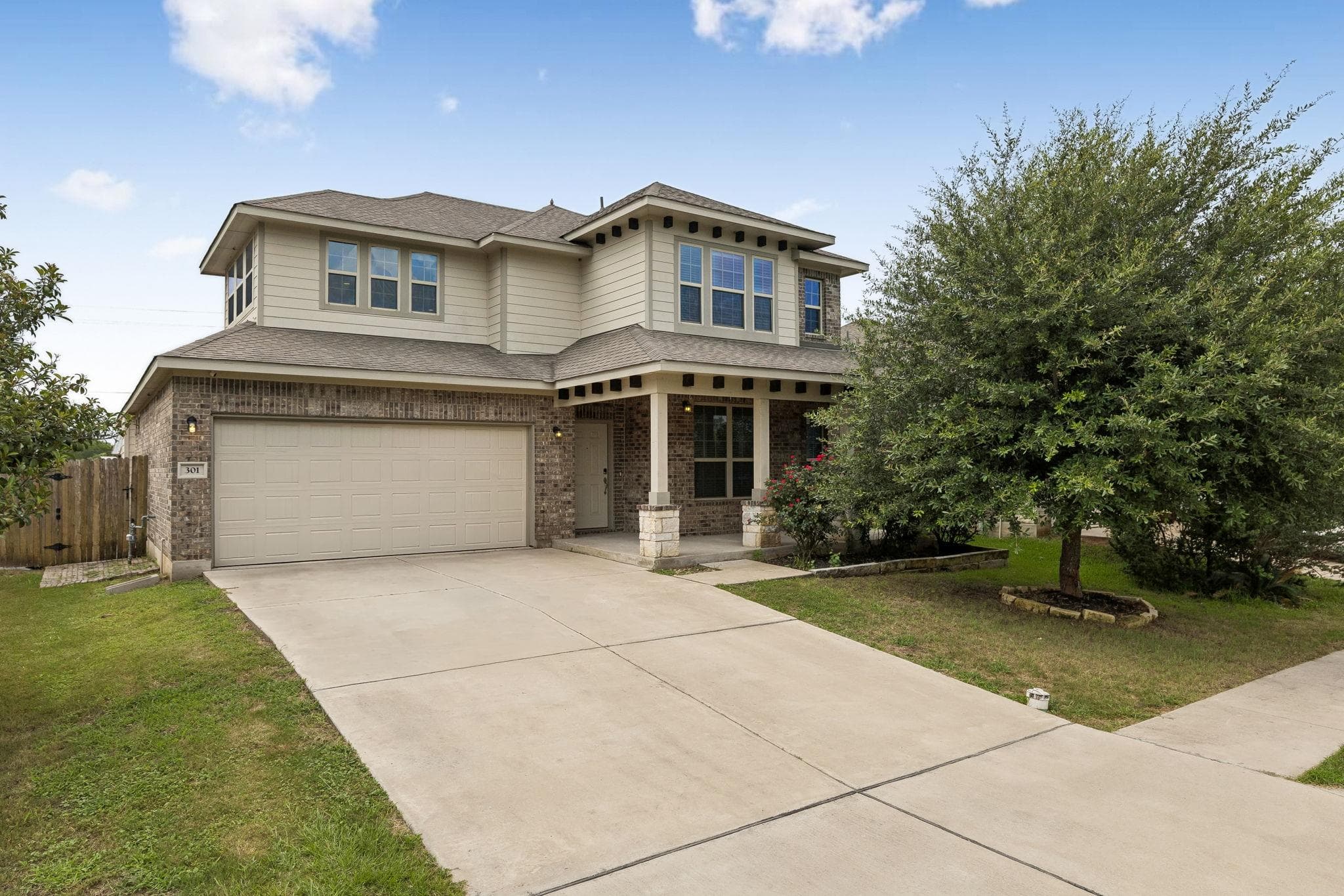 301  Rimrock Ct
