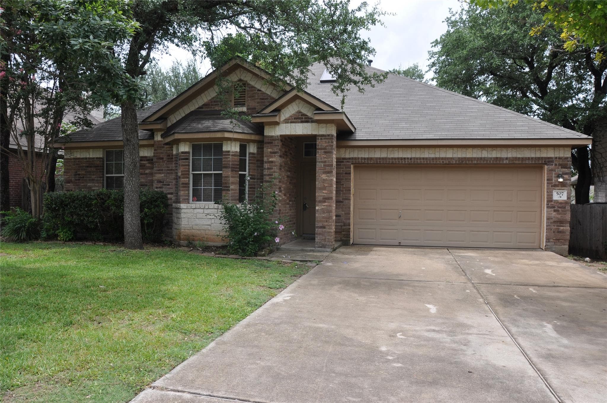 507  Las Colinas Dr