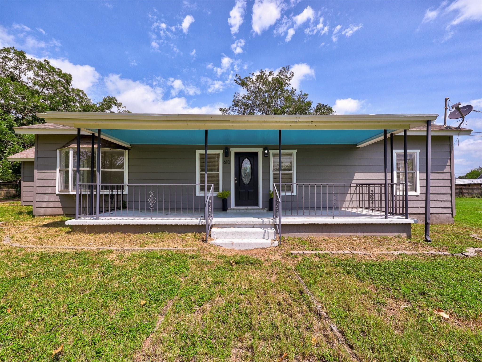 610  Linden St