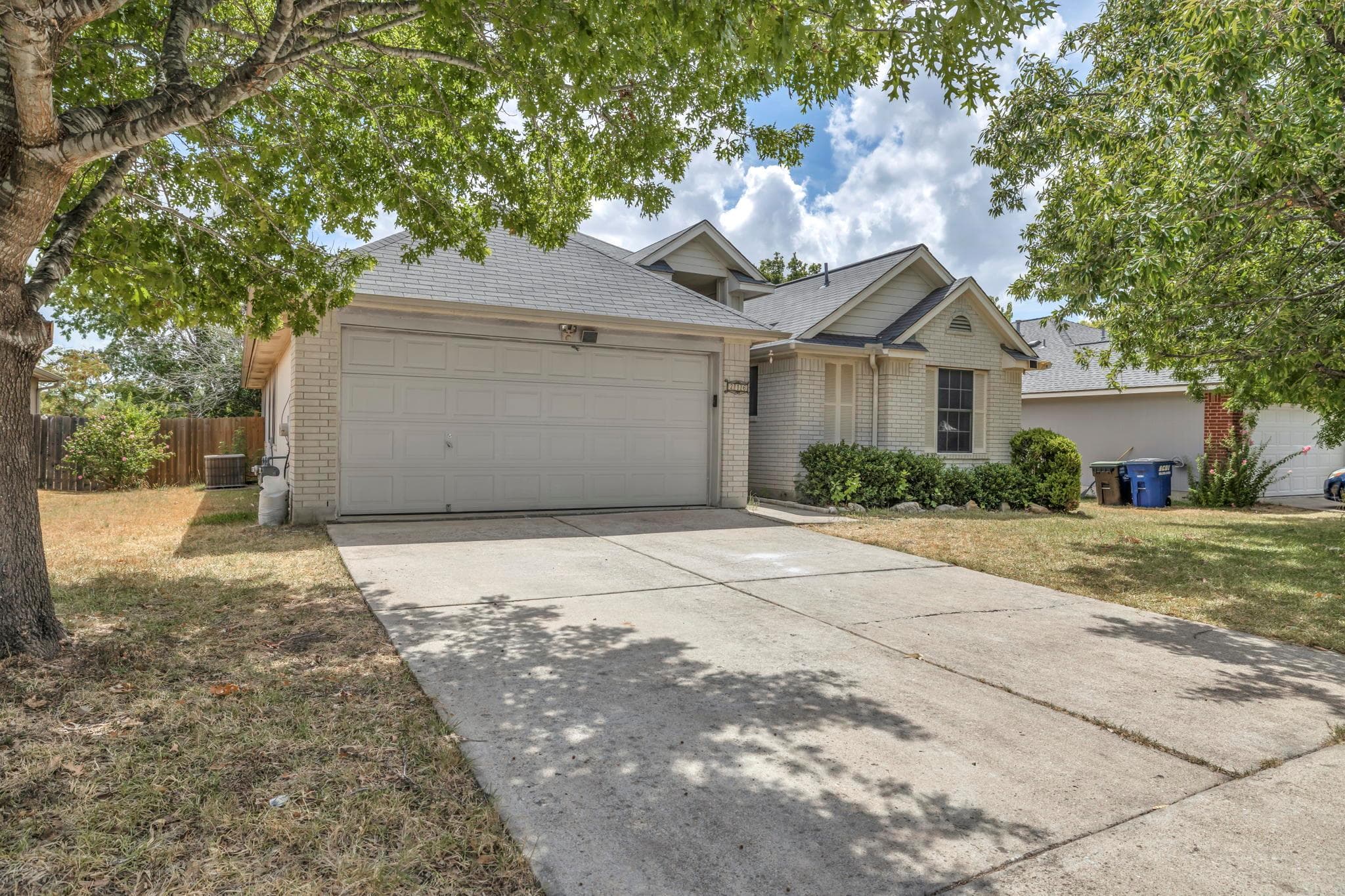 216  Meadowside Dr