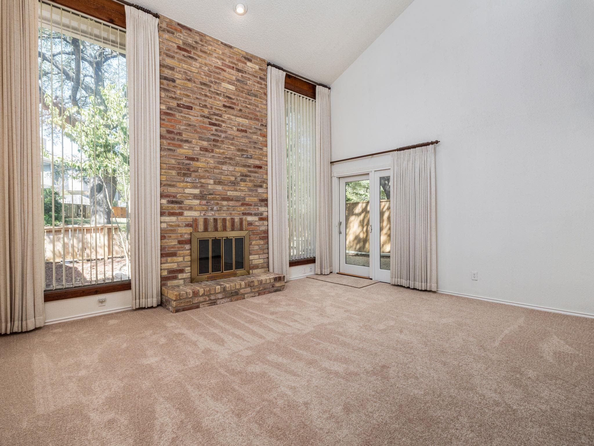 8216 Summer Side Dr