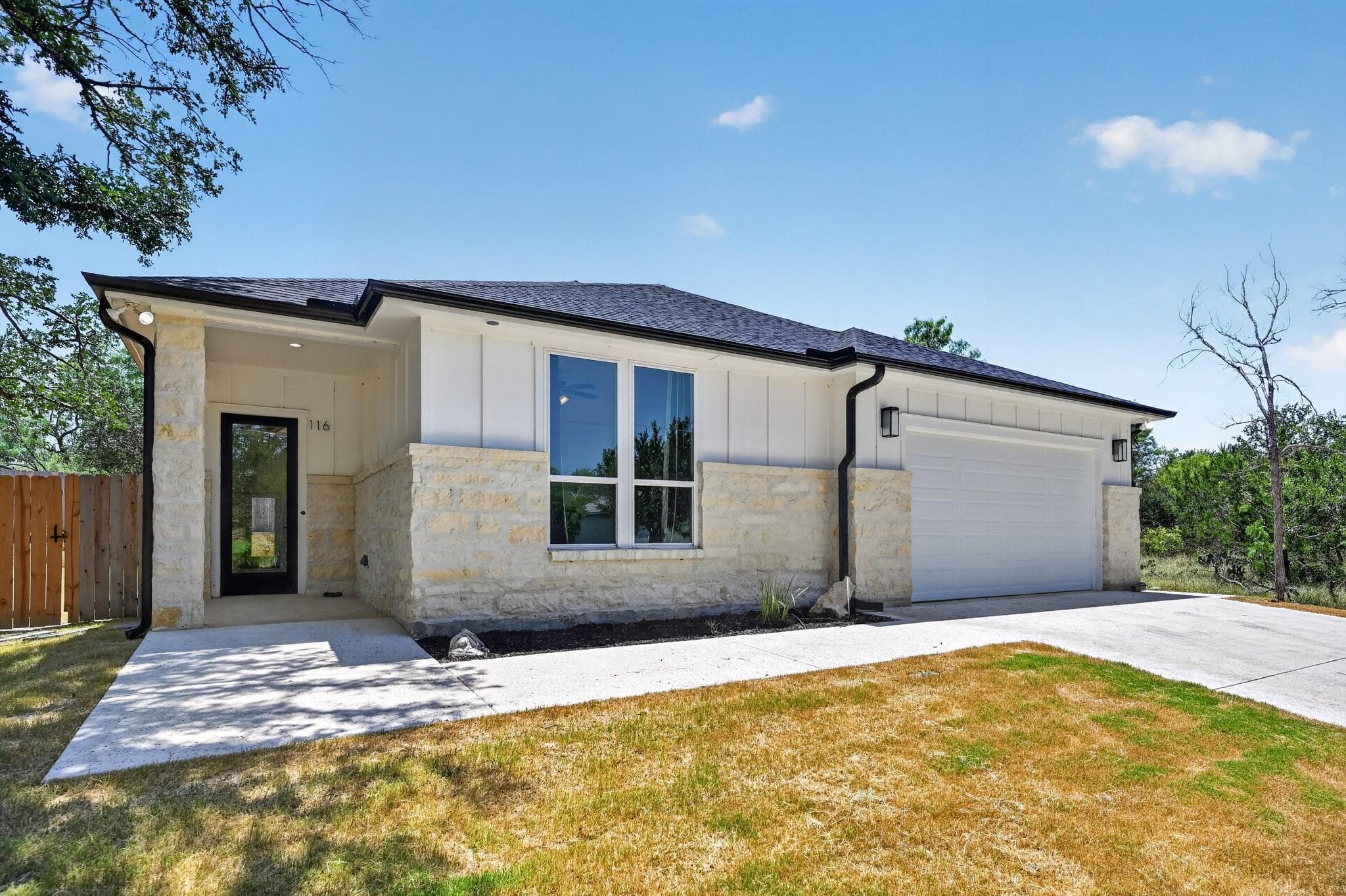 116 E Hickory Dr