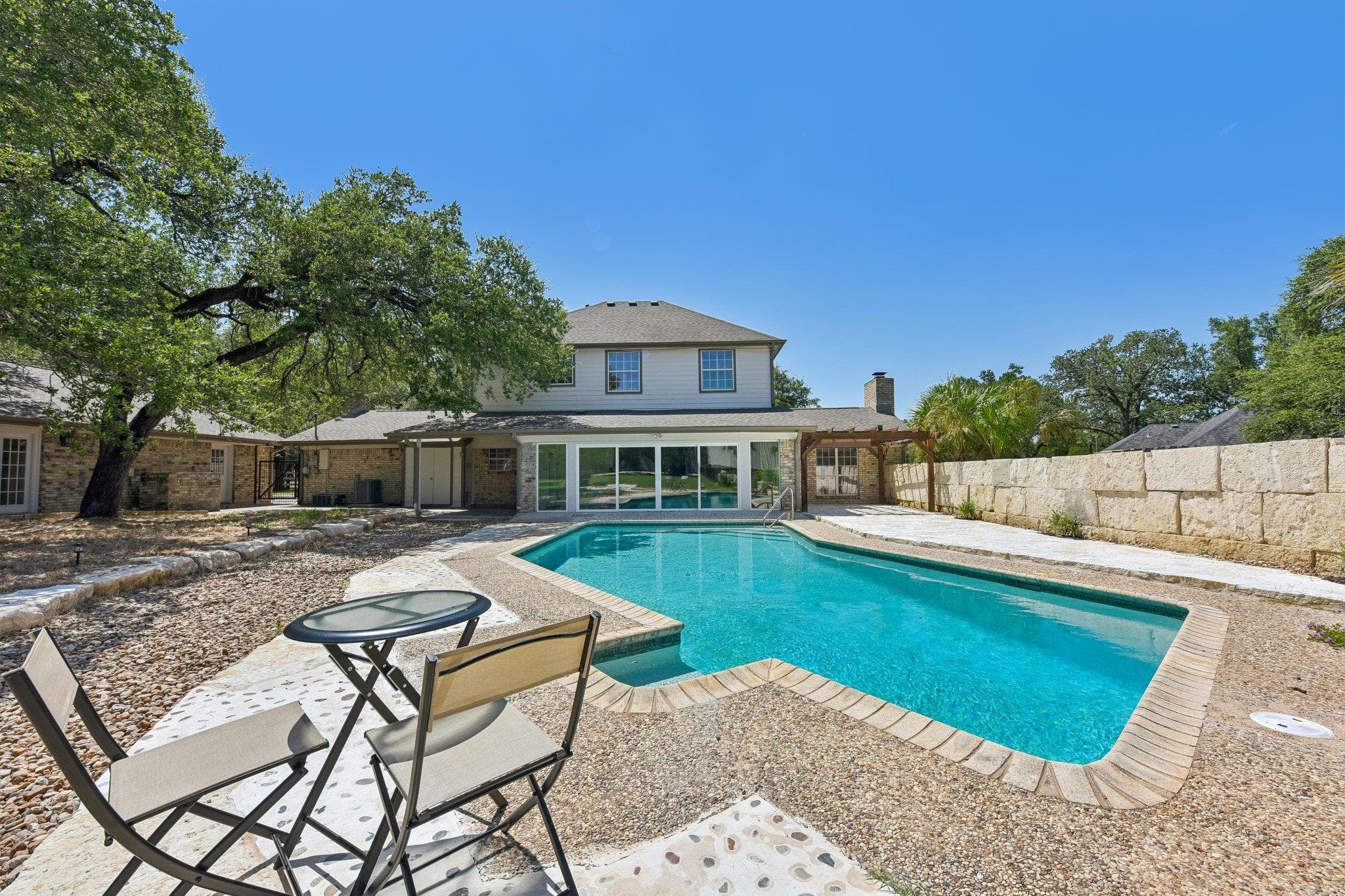 1915  Oak Forest Dr
