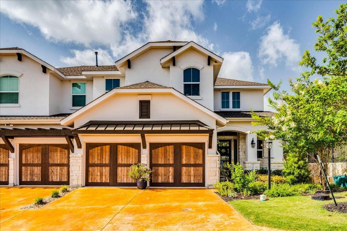 306  Olivia Dr  #125