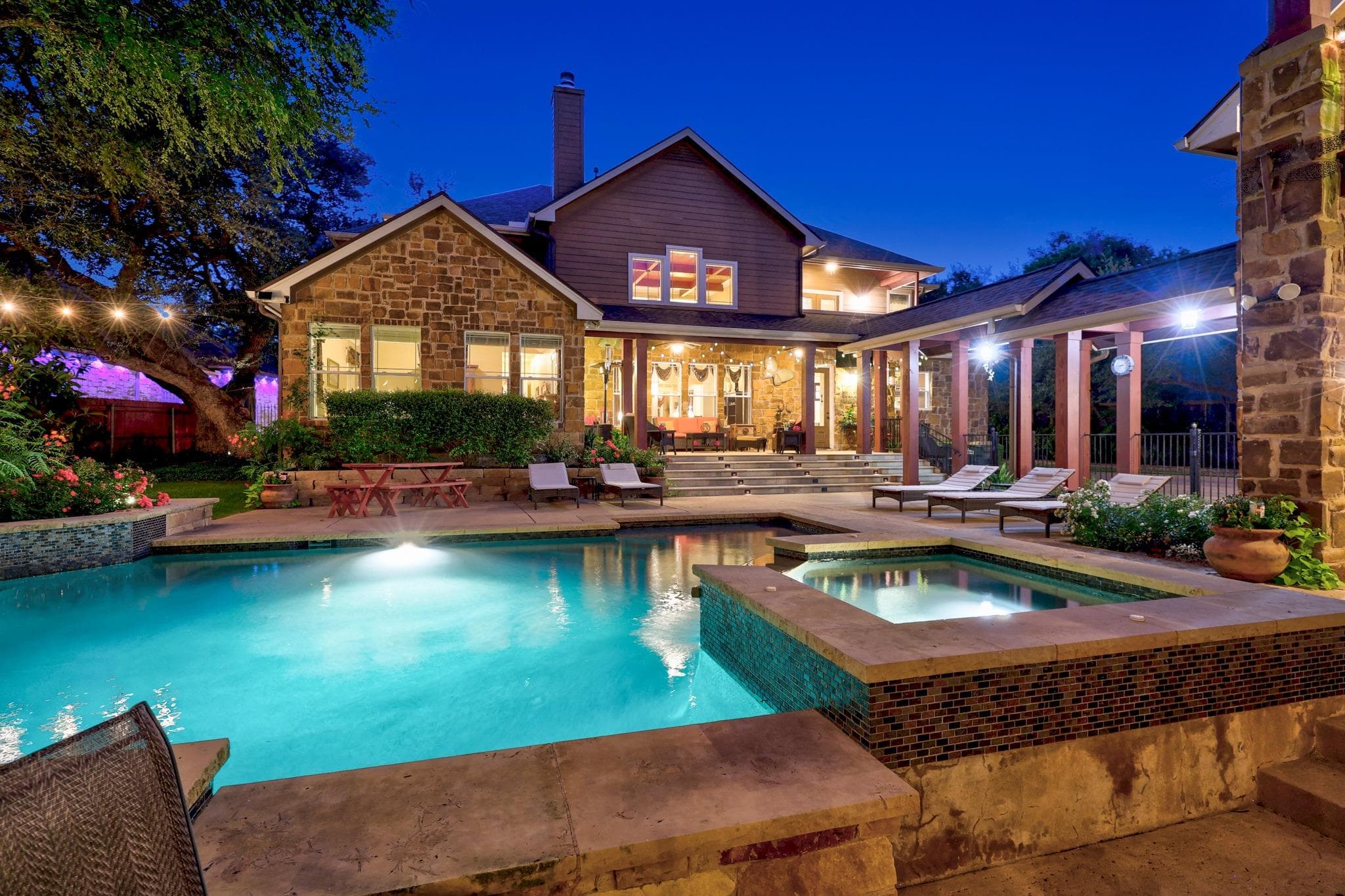 122  Dawana Ln