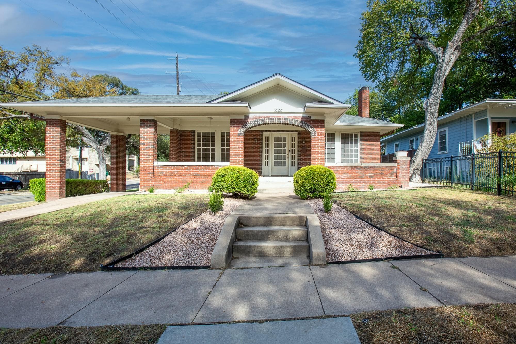 3200 Harris Park Ave