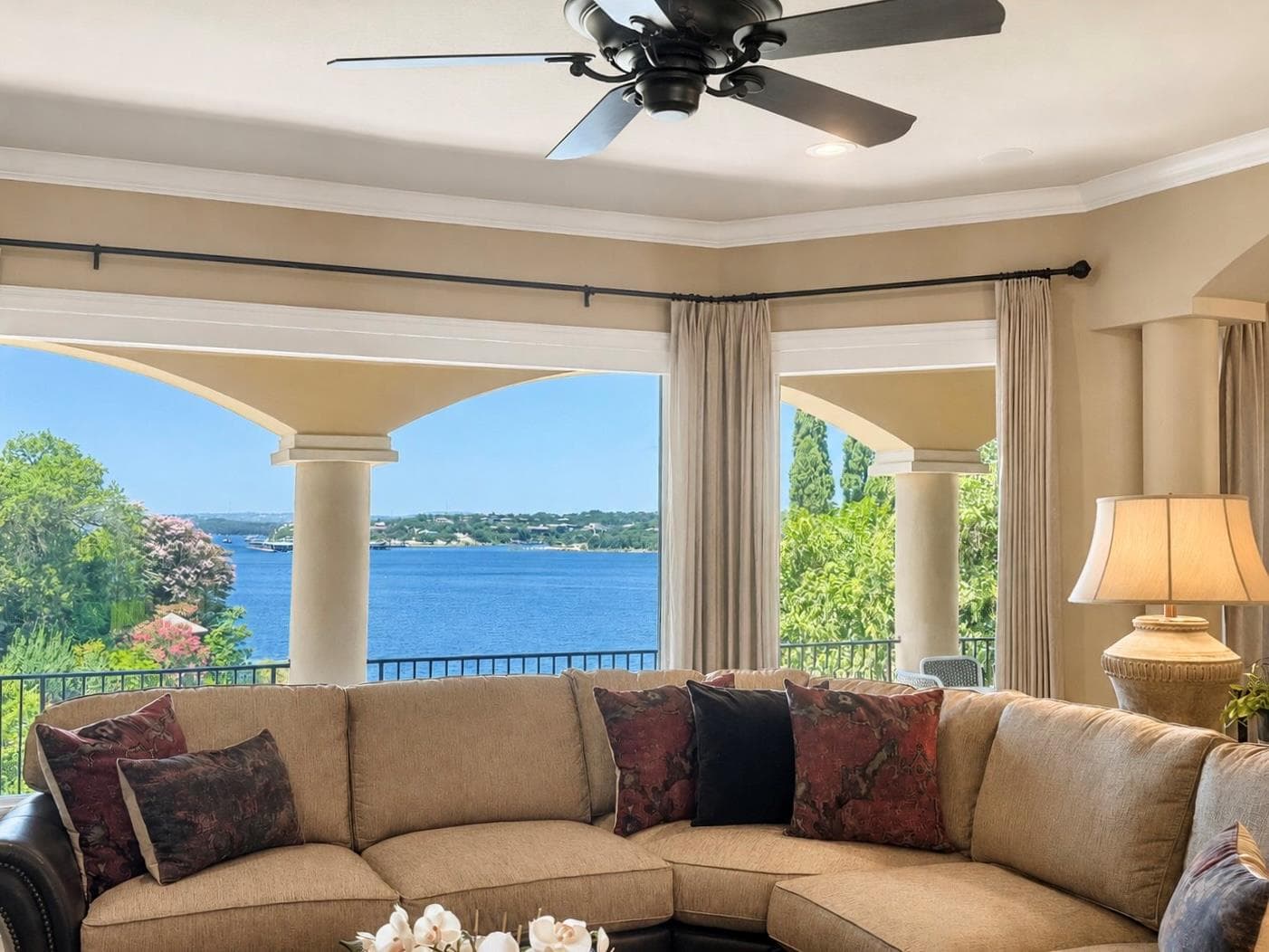 107  Edgewater Cv