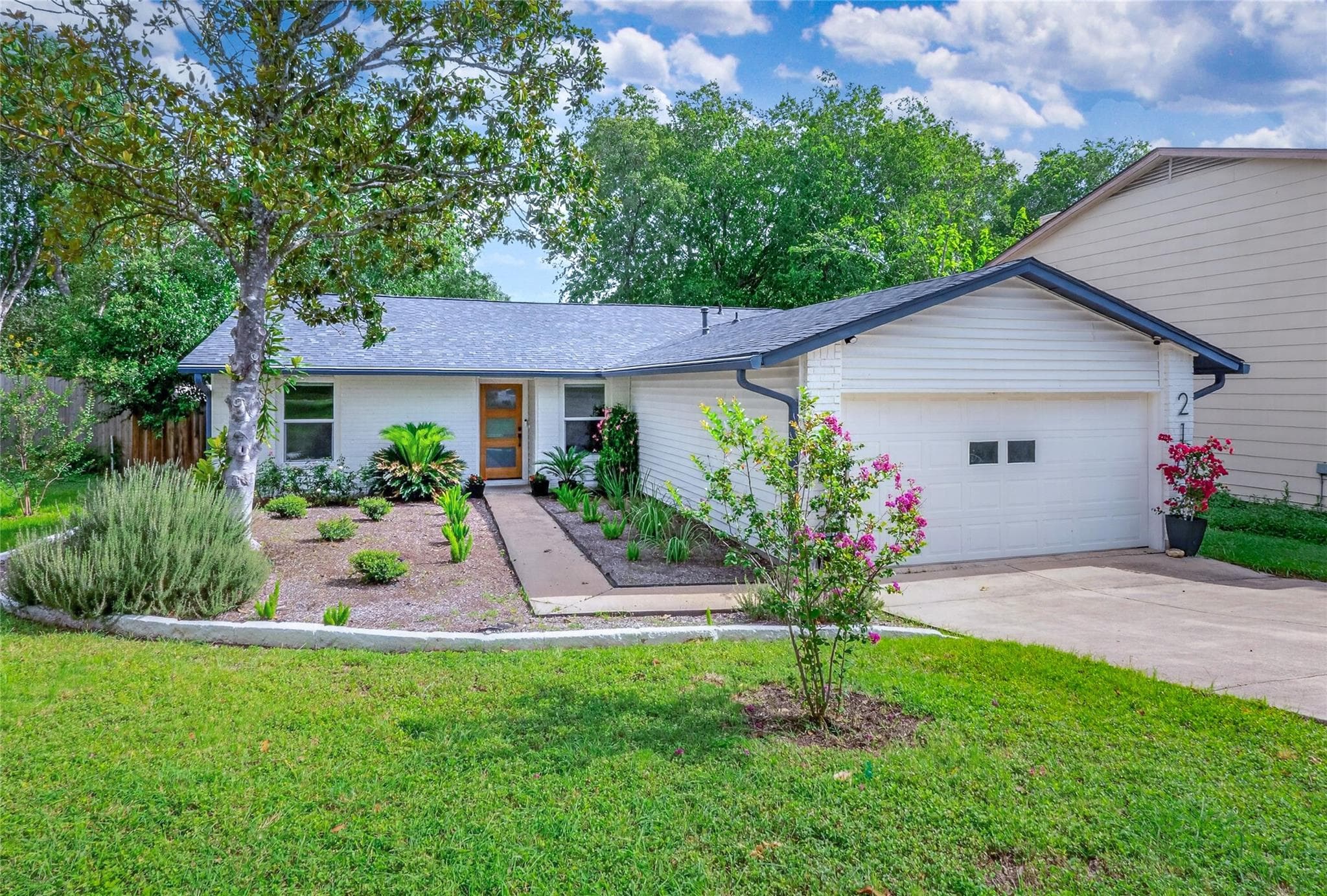 2102  Lear Ln