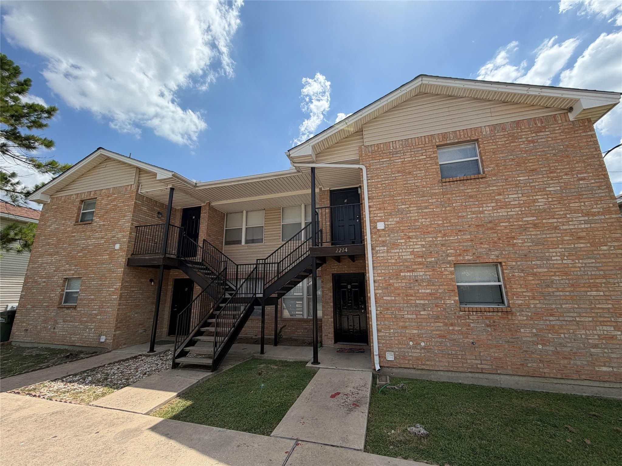 2214  Katy Ln  #D